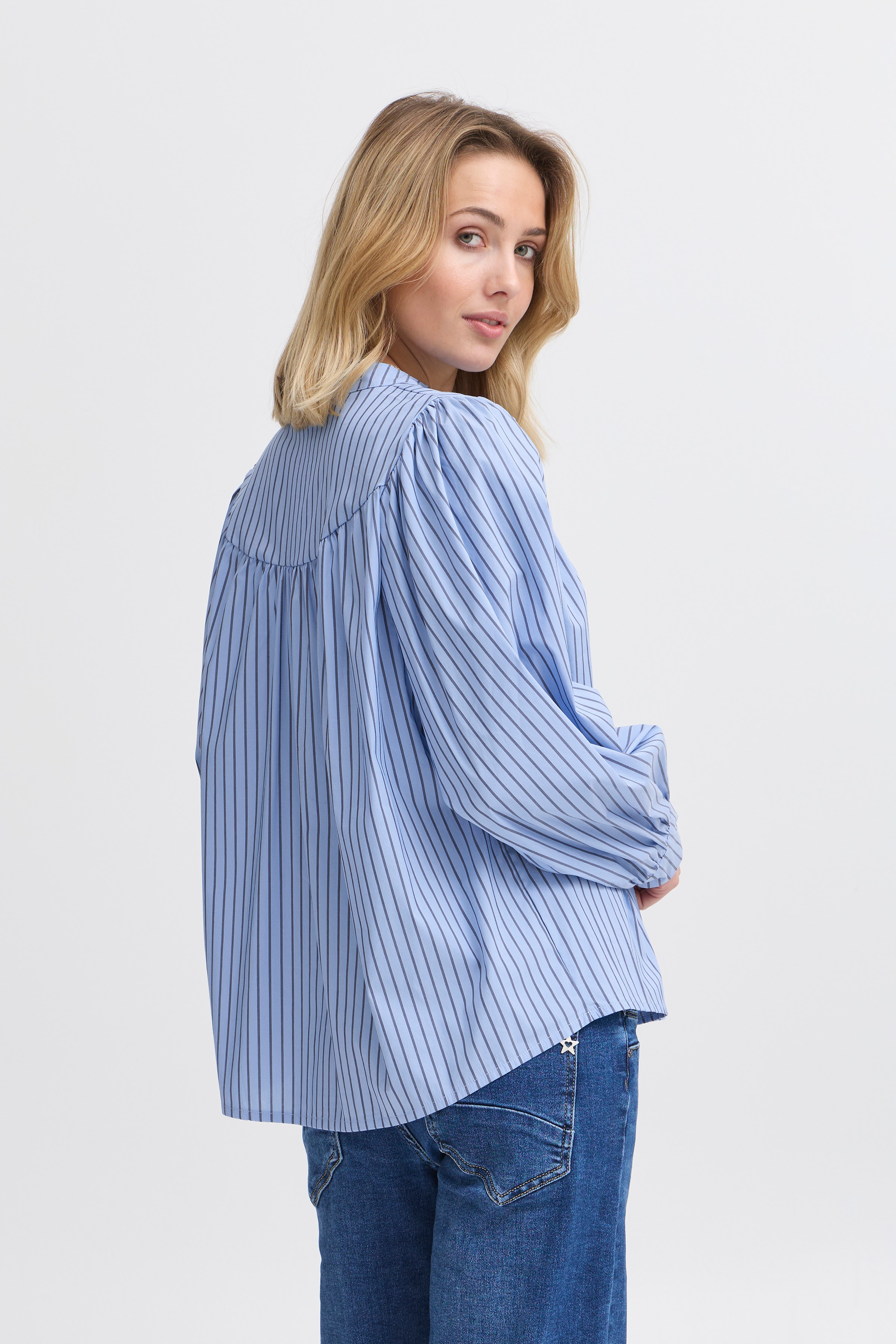 SBGISU Bluse LOOKBOOK BACK 22100909-203403