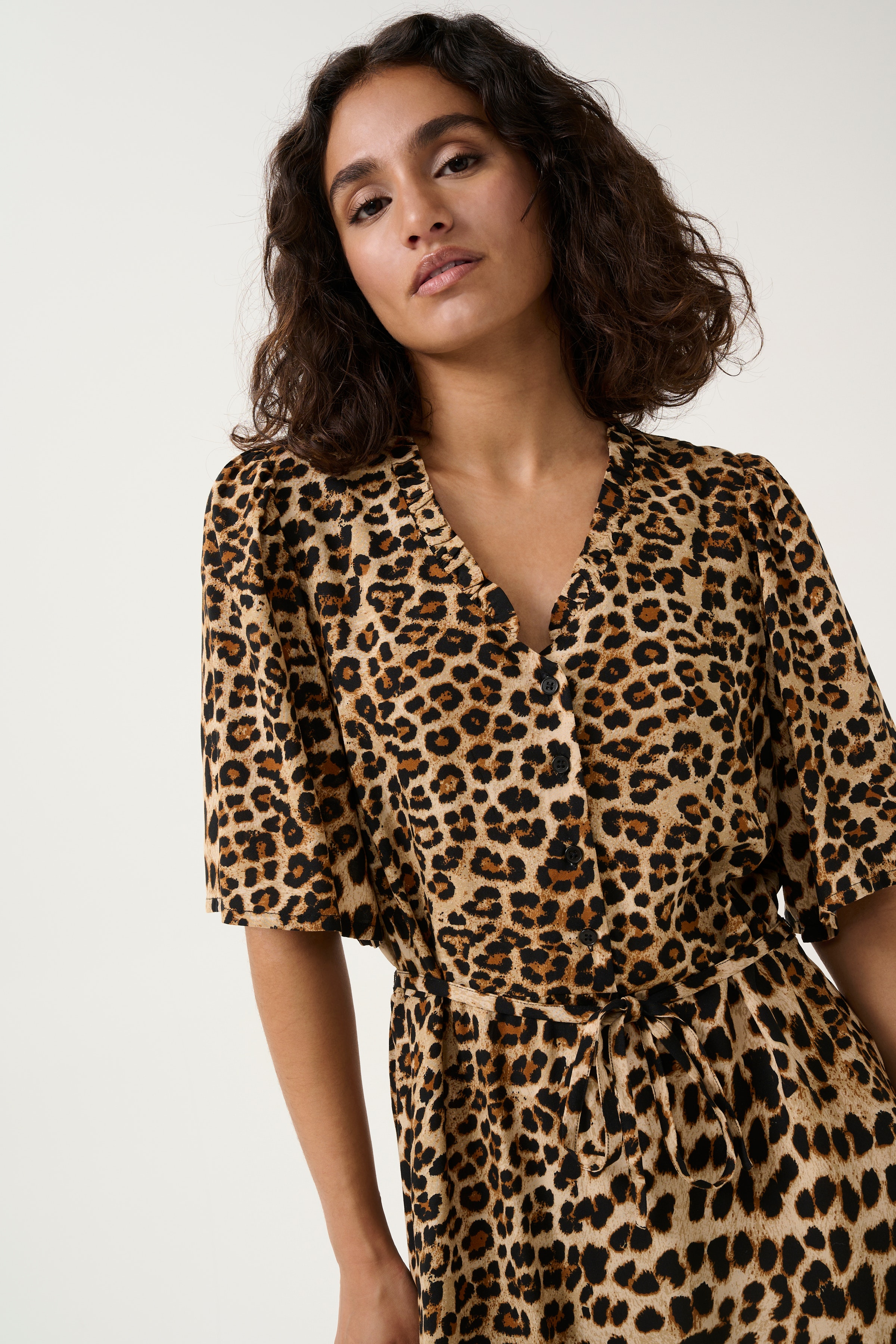 KAarina Leopardkjole LOOKBOOK DETAIL 10552363-105798