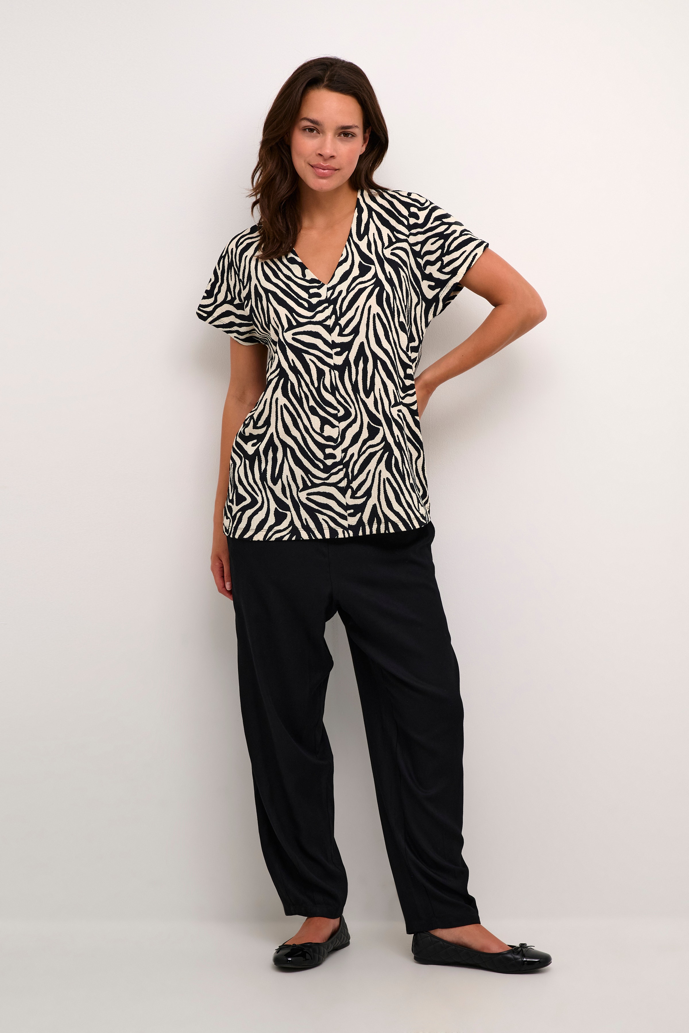 BPhanna Blouse LOOKBOOK FRONT 10590727-106502B