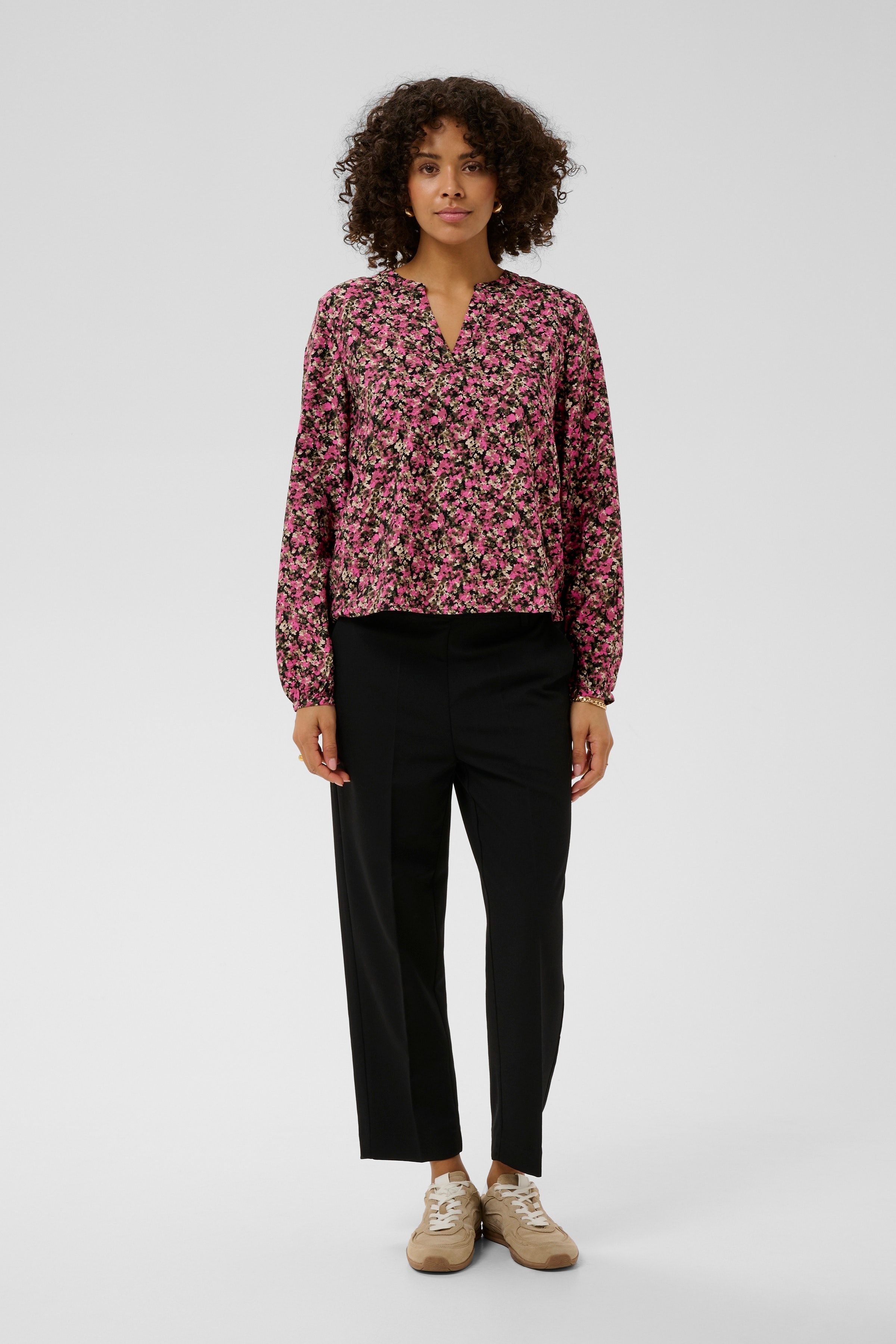 KAbella Bluse LOOKBOOK FRONT 10511035-108749