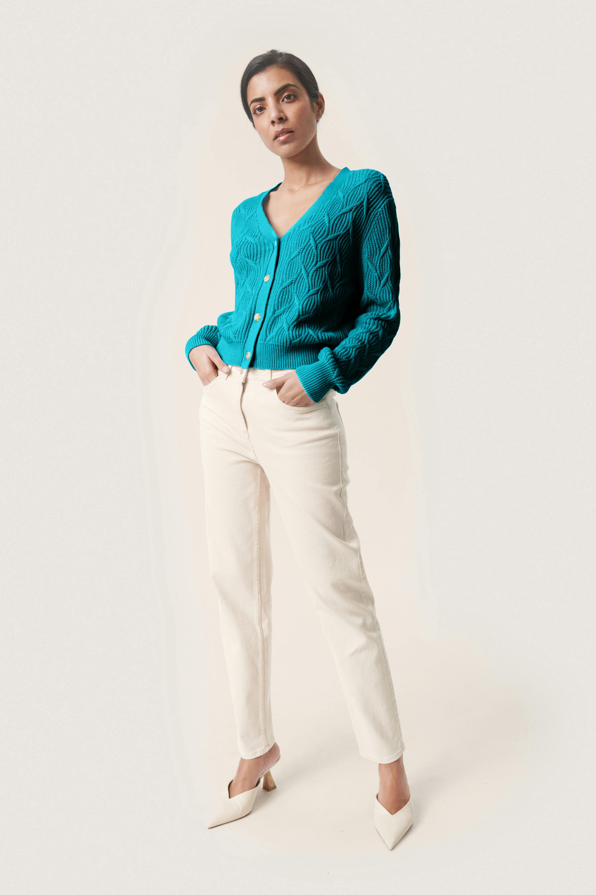 SLRava Cardigan LOOKBOOK FRONT 30406578-184834