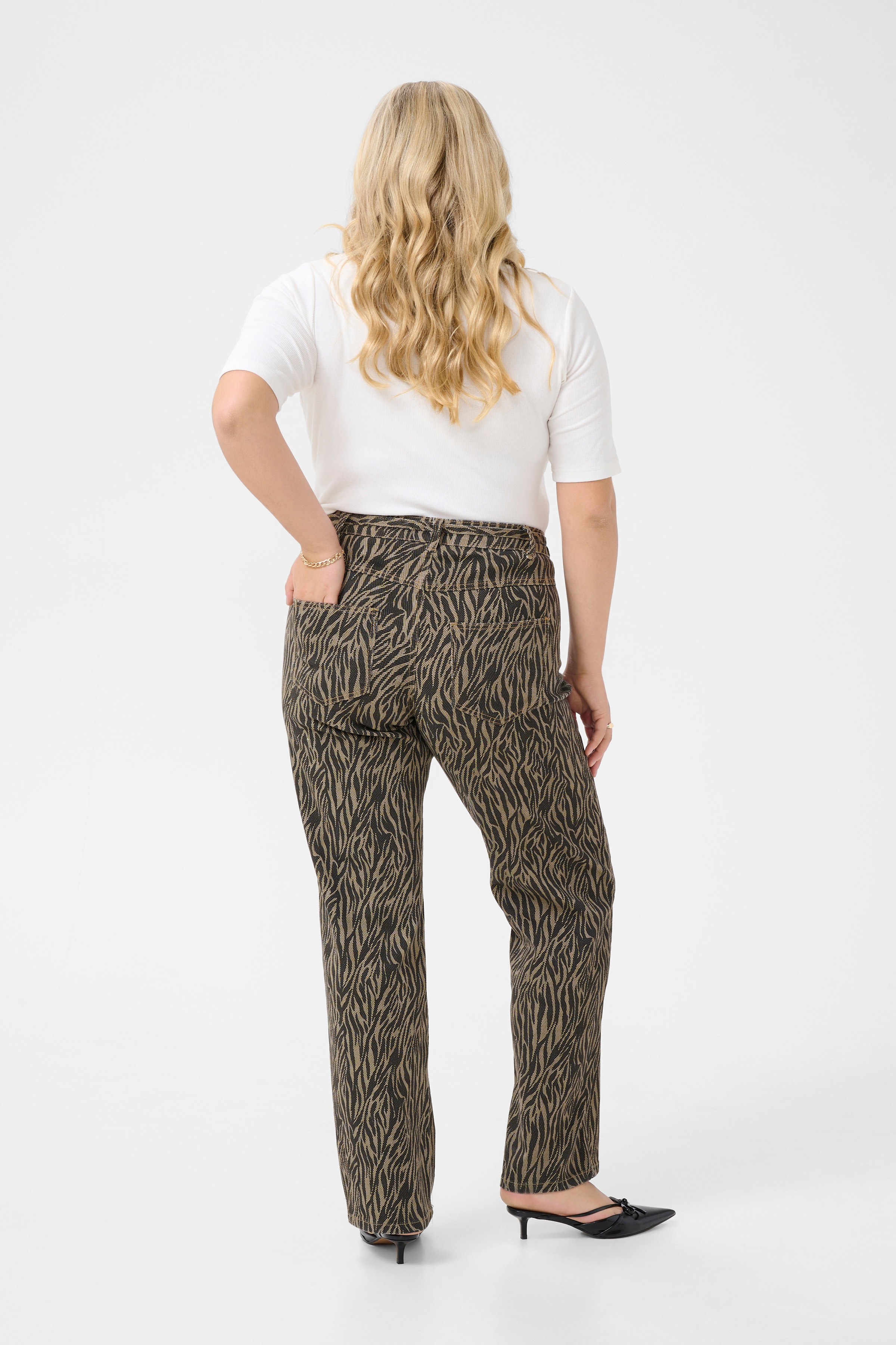 KCleonoma Jeans LOOKBOOK BACK 10583410-107719