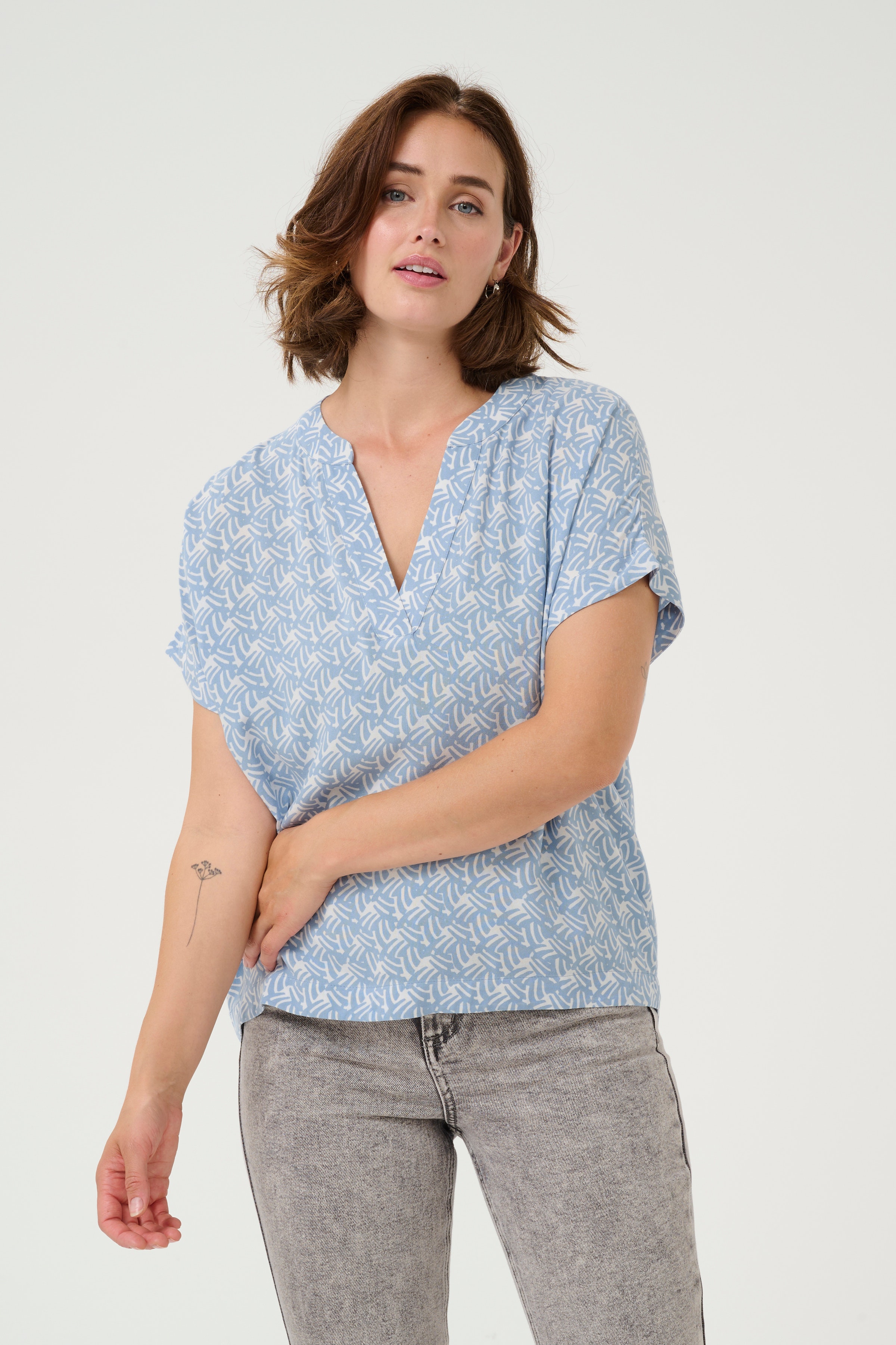 KAano Bluse LOOKBOOK FRONT 10506568-107288