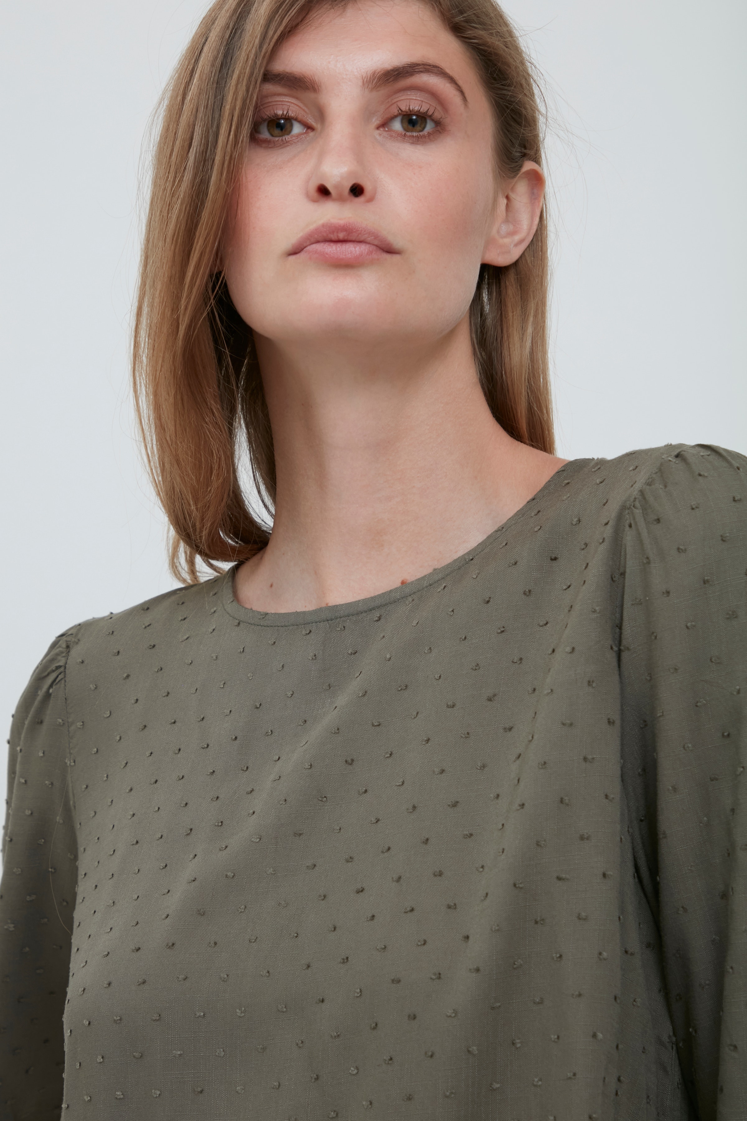 Blouse with short sleeve LOOKBOOK DETAIL 20609829-180515