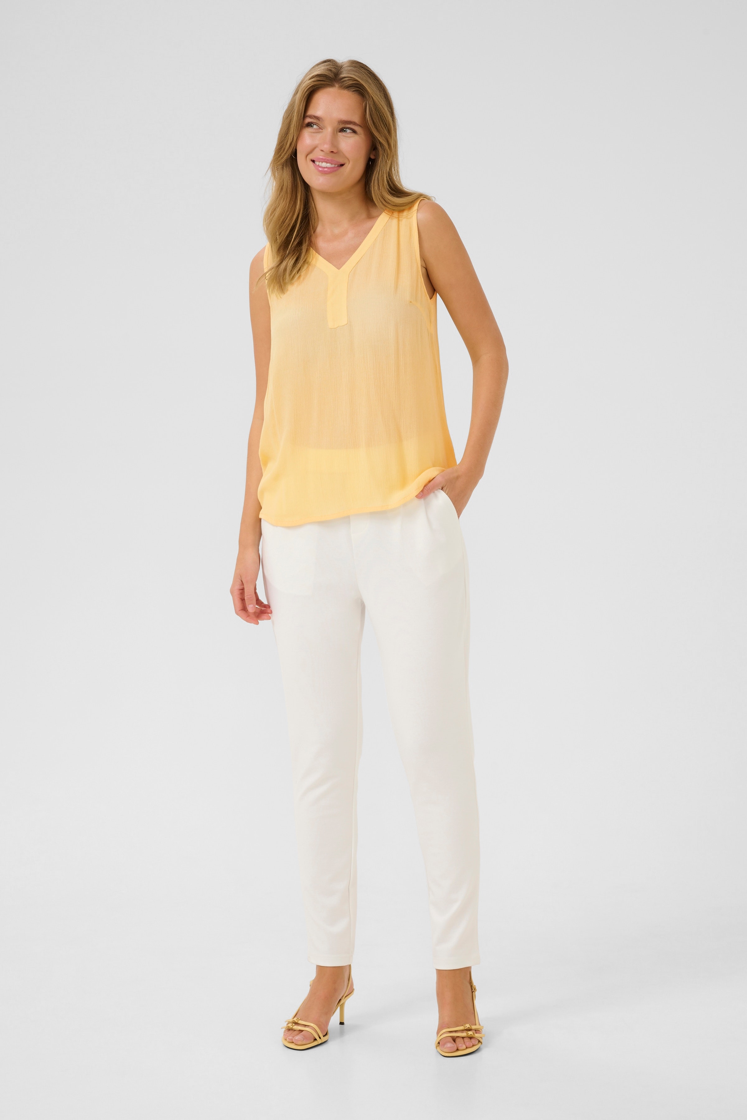 Amber Blouse LOOKBOOK FRONT 501035-130922