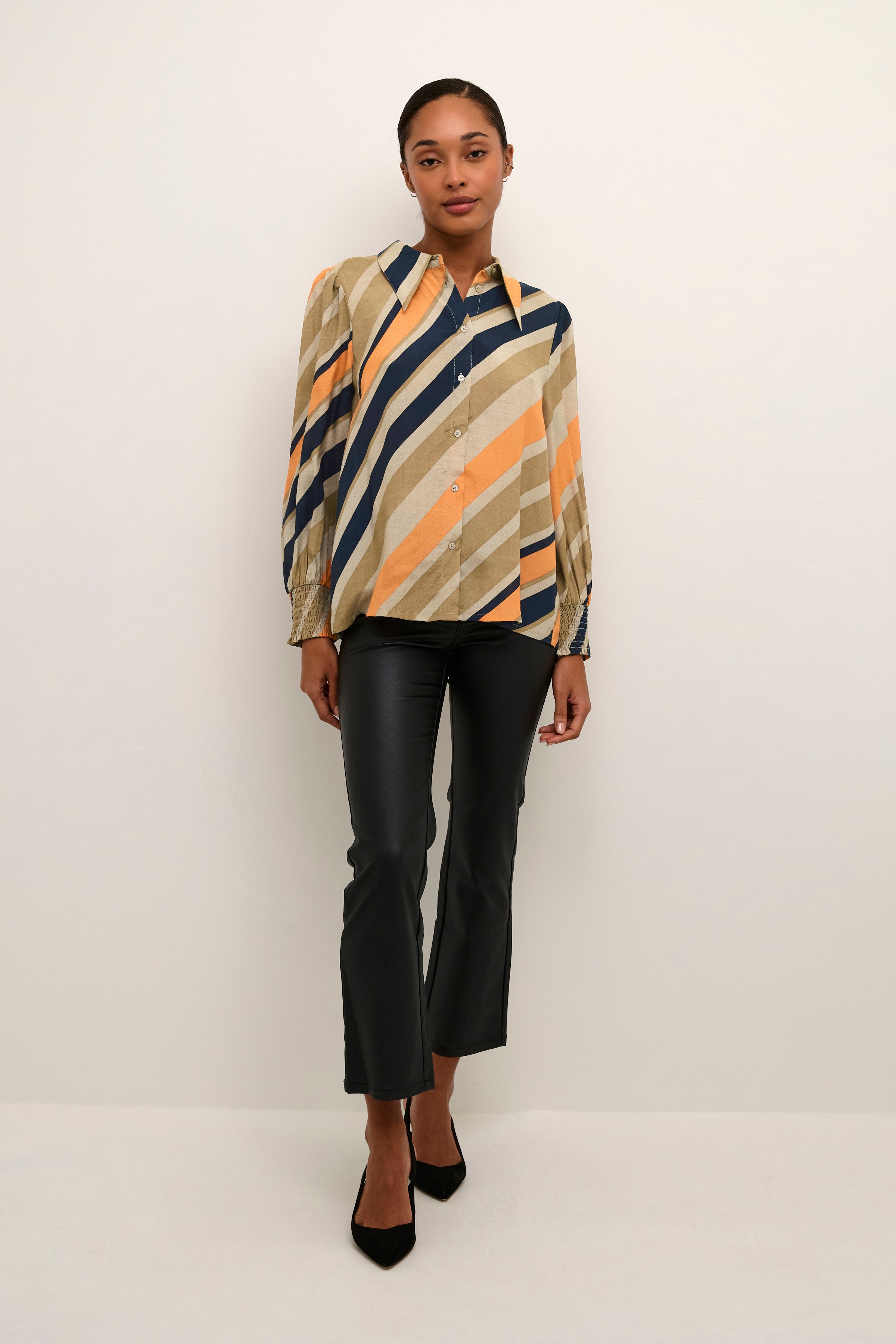 KAmaria Skjorte LOOKBOOK FRONT 10552183-104917