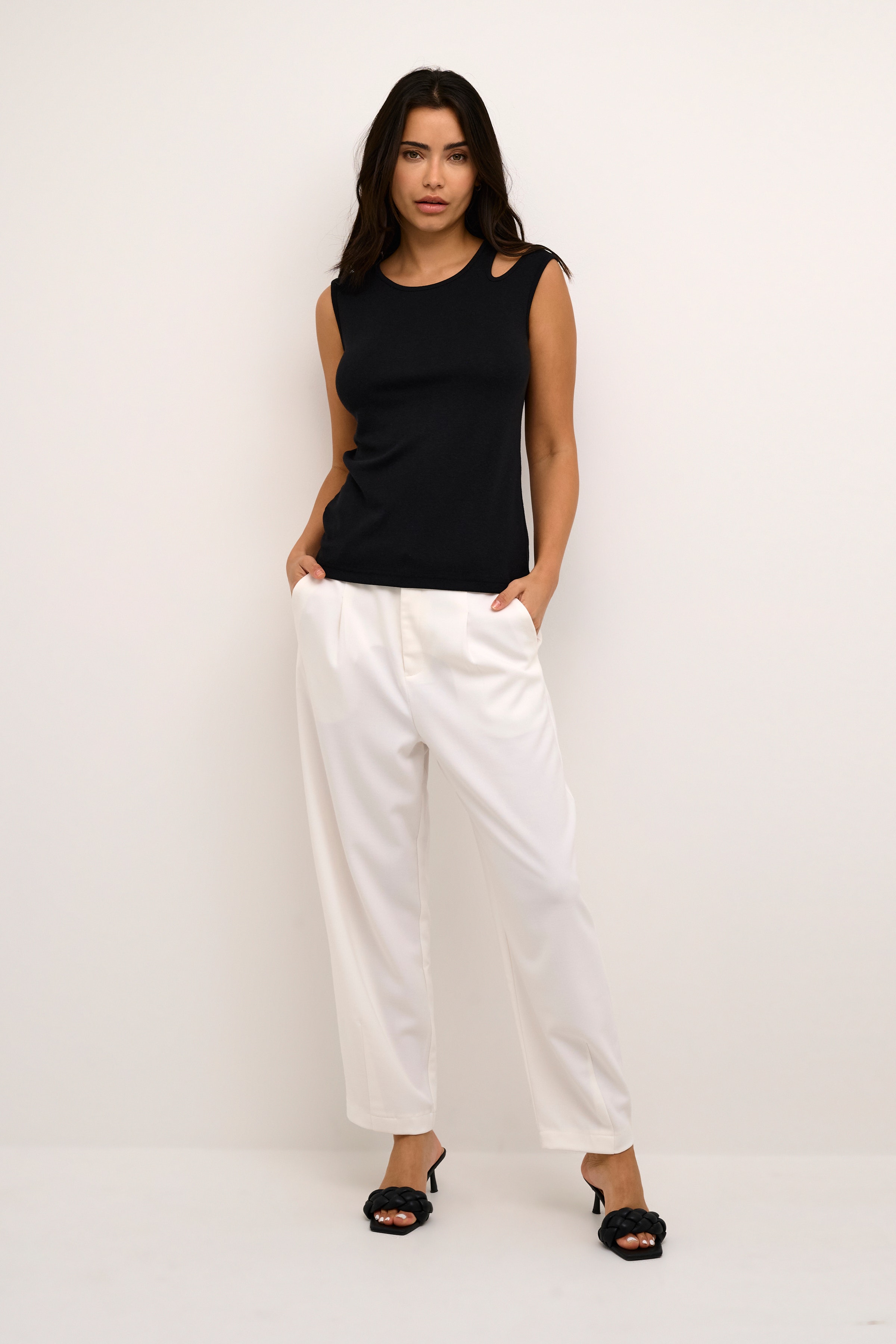 KAarka Top LOOKBOOK FRONT 10508713-100121