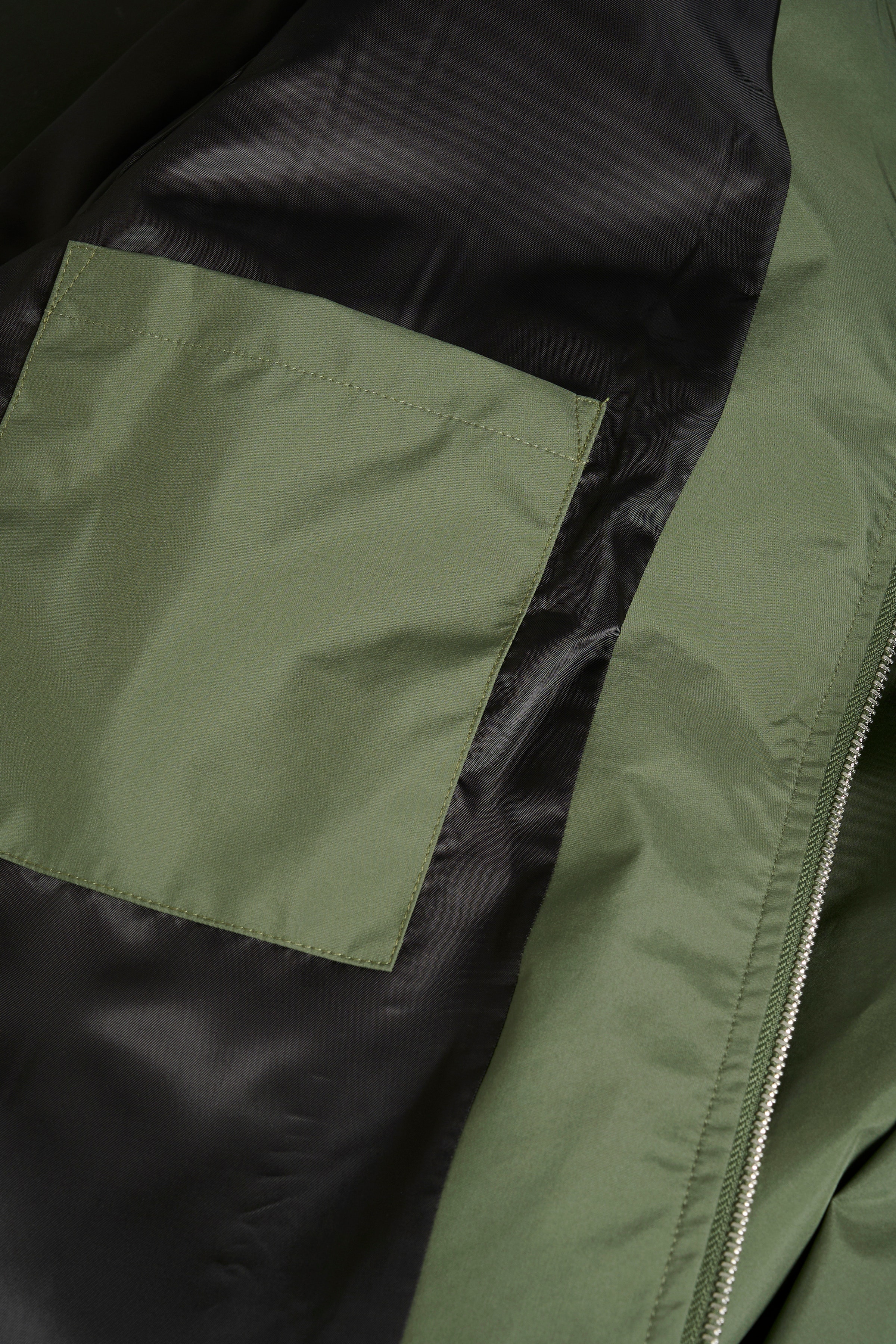 MAclay Bomber Jacket PACK DETAIL 30205869-190309