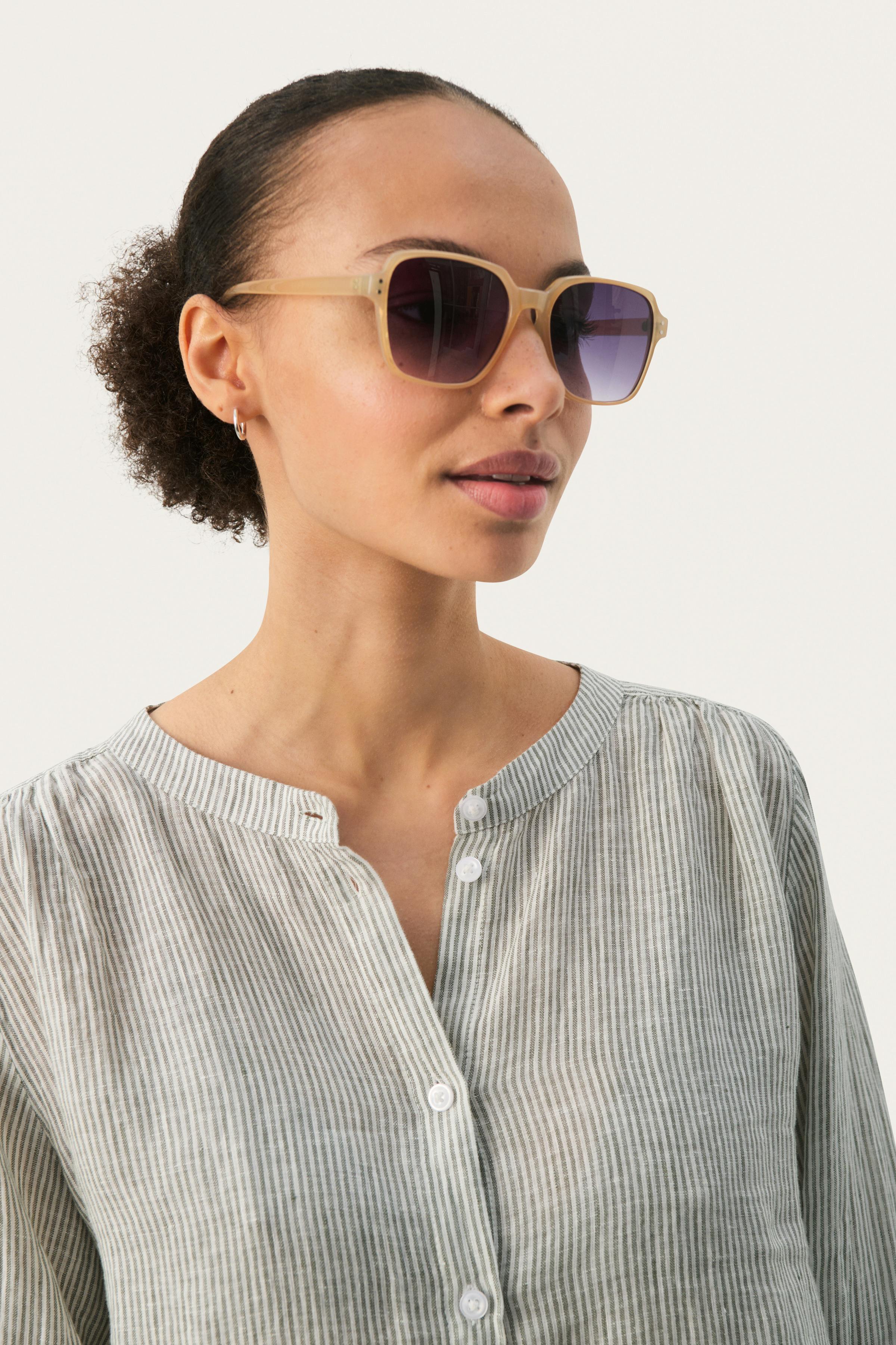 EleynaPW Sunglasses LOOKBOOK FRONT 30308367-151314