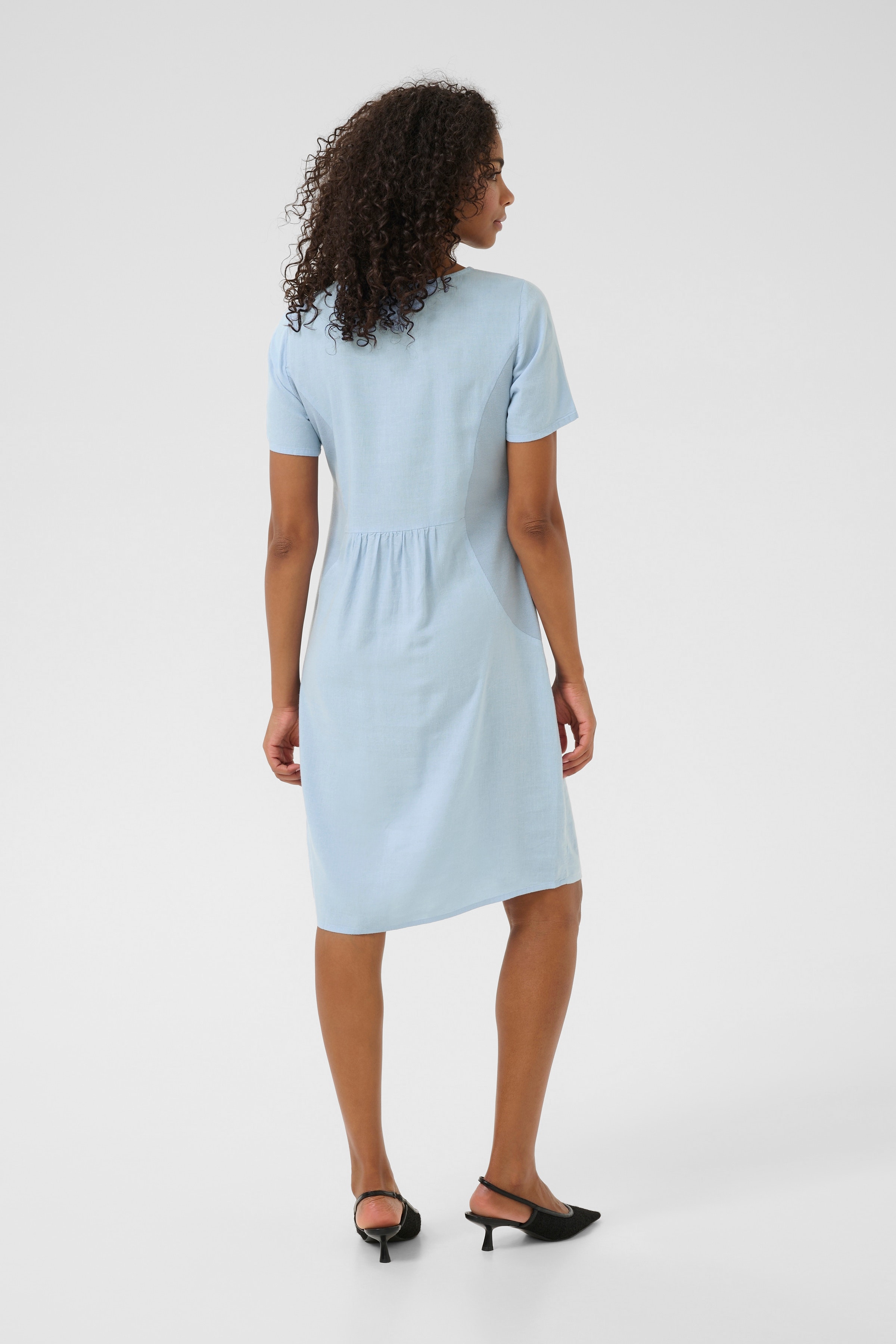 KAmilia Lin kjole LOOKBOOK BACK 10508362-164016