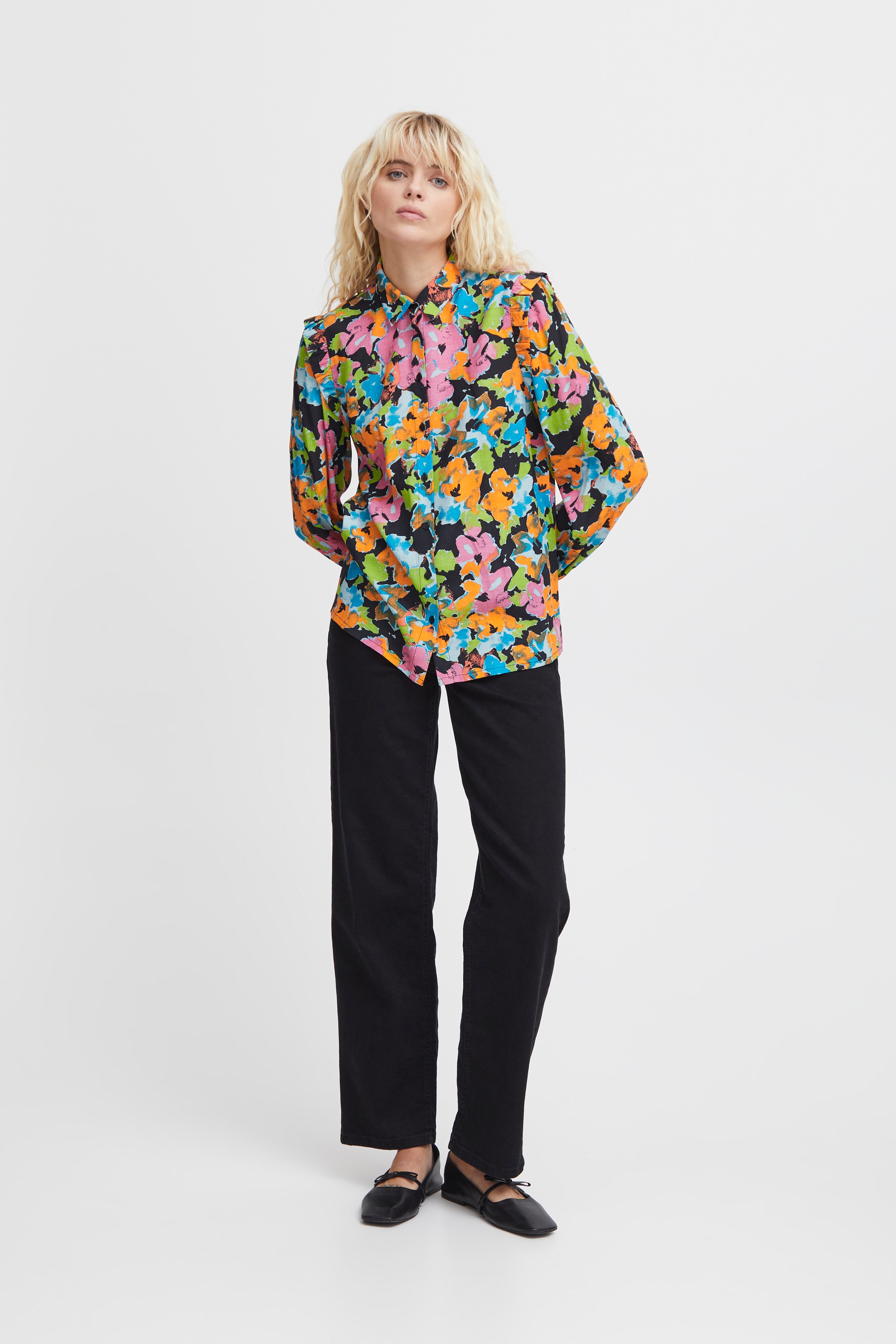IHGANAVA Skjorte LOOKBOOK FRONT 20120379-202740