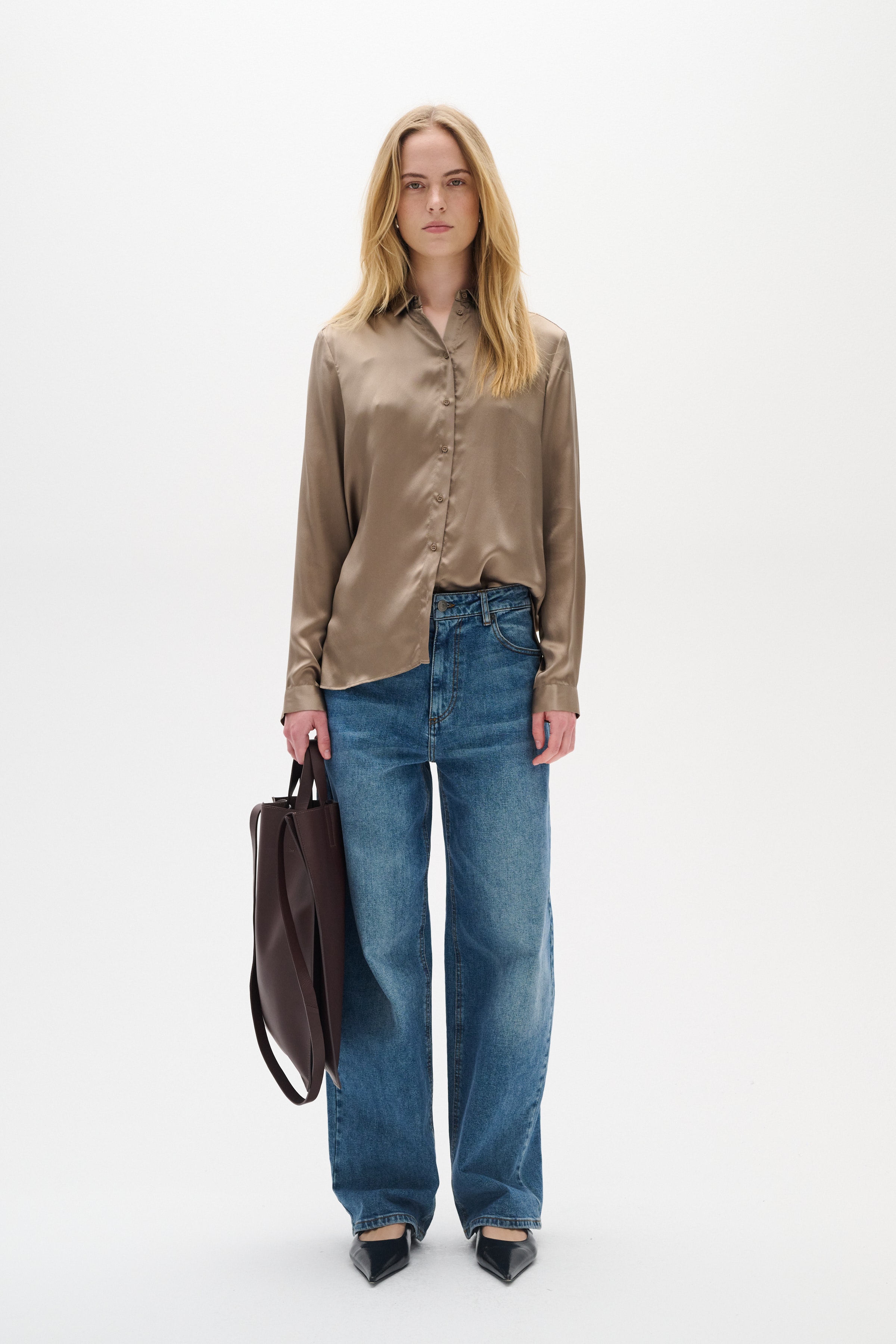 Leonore Shirt LOOKBOOK FRONT 30104237-10114