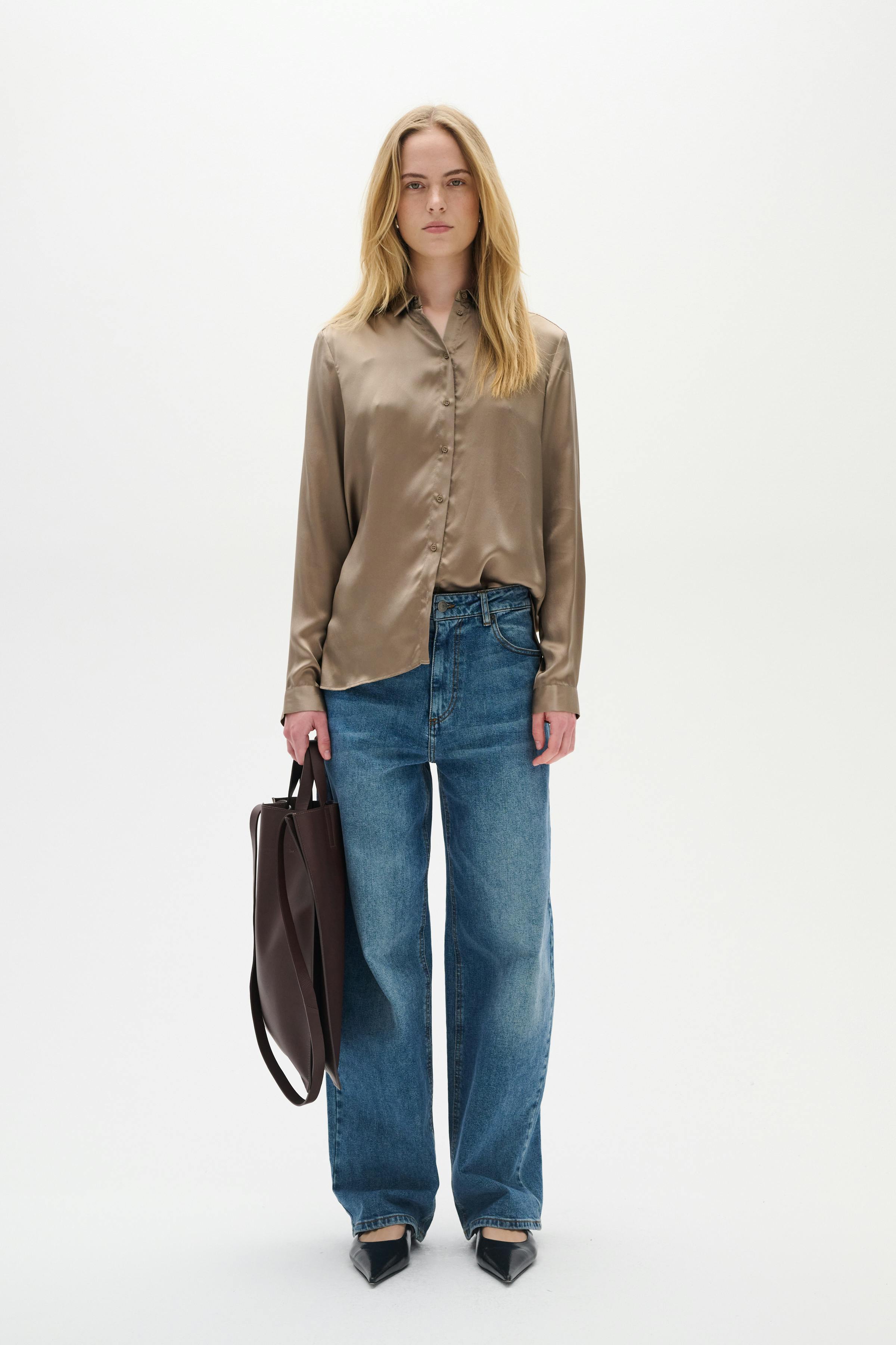 Leonore Shirt Premium LOOKBOOK FRONT 30104237-10114