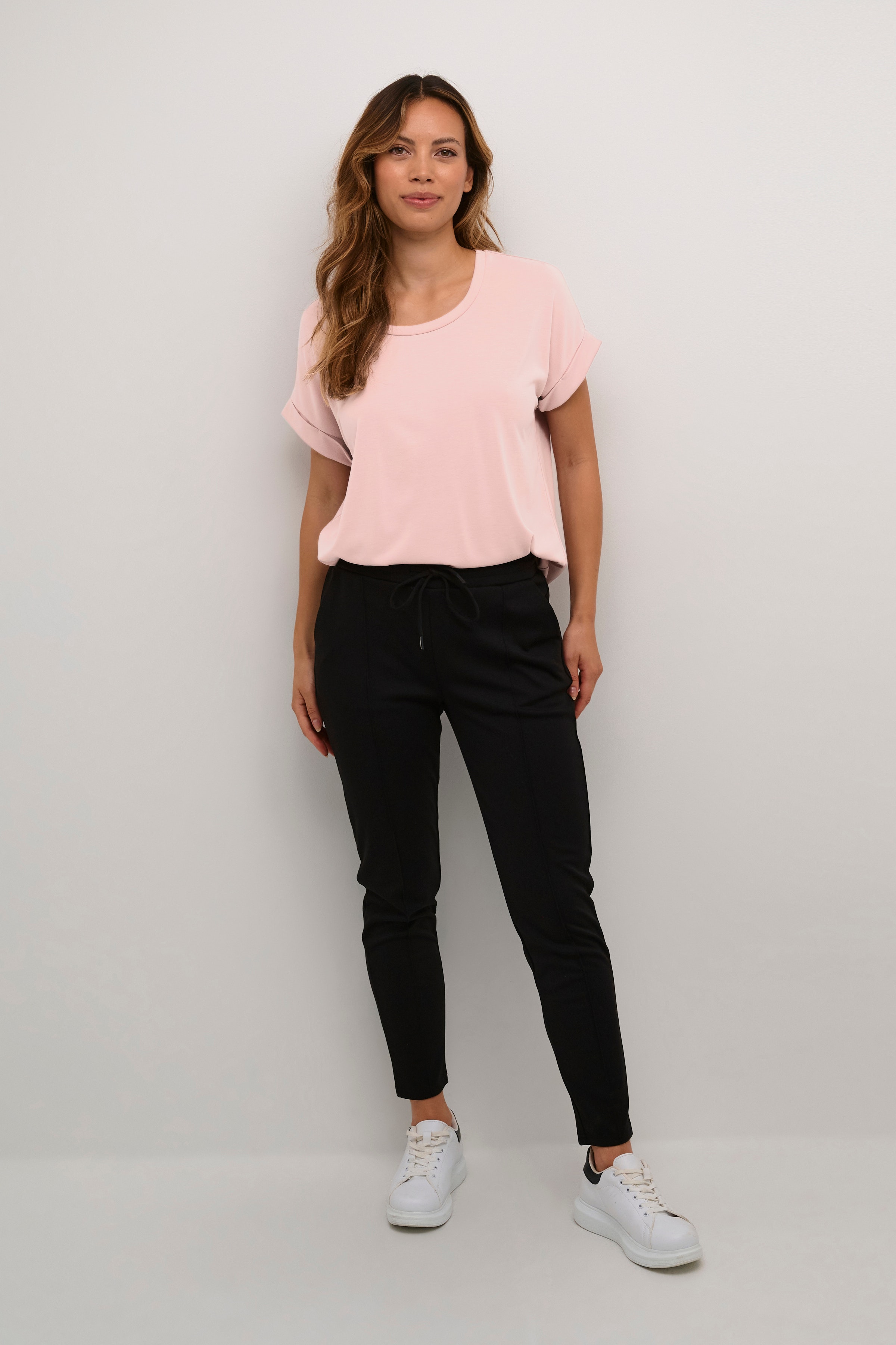 Kajsa T-shirt LOOKBOOK FRONT 50103468-151607