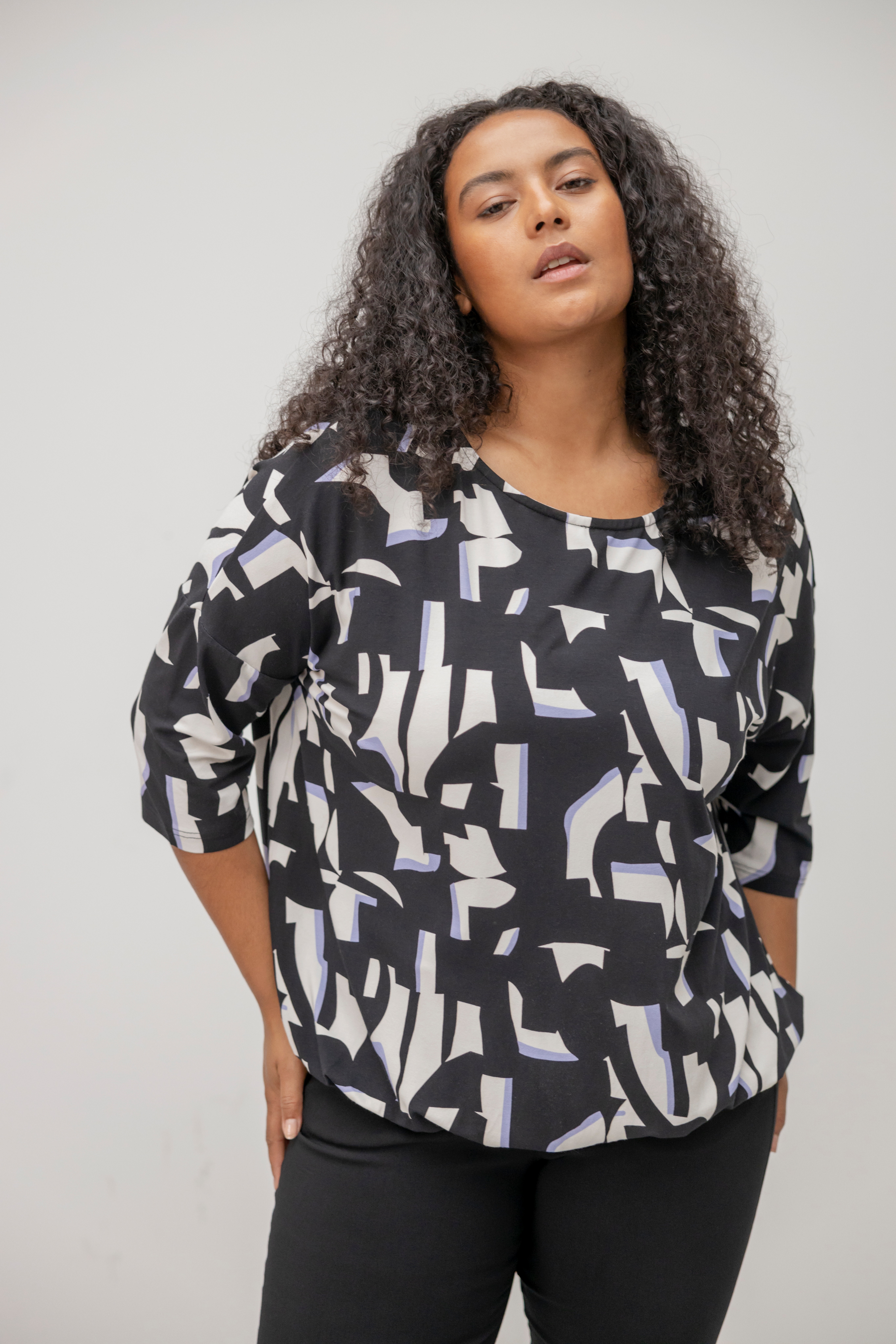 T-shirt LOCATION NONE 20612562-200608