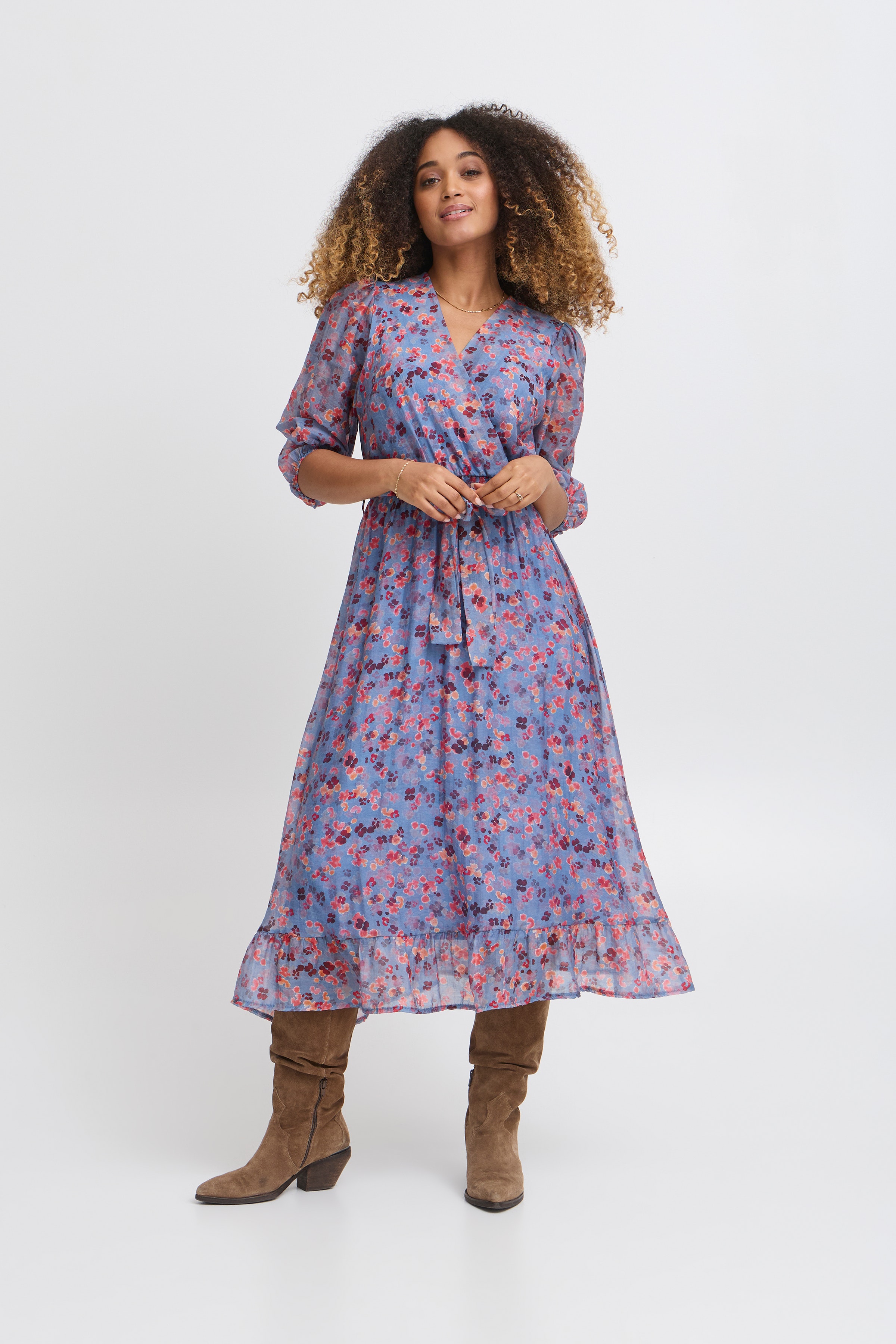 SBLEYIA Kjole LOOKBOOK FRONT 22100901-203403
