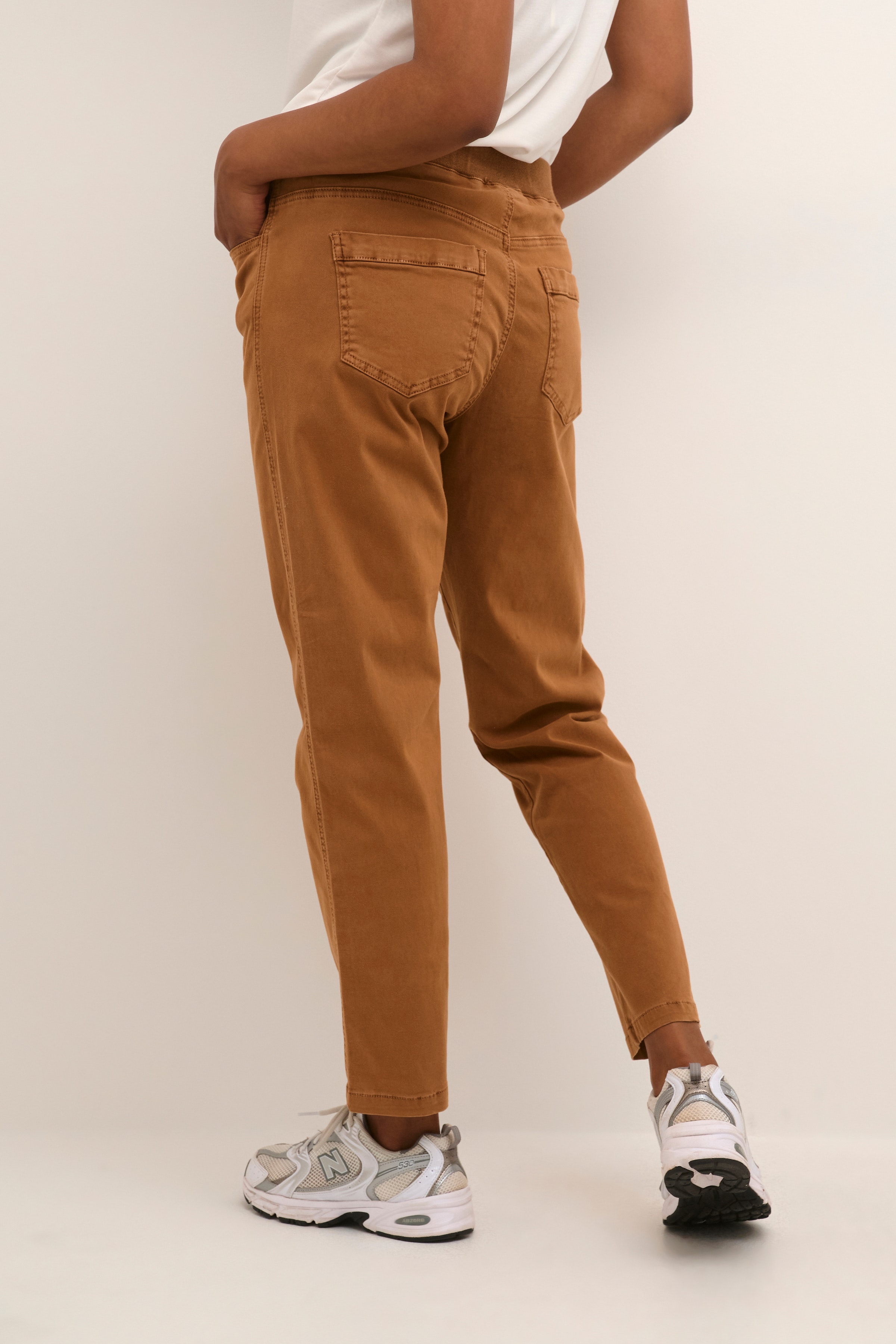 BPhelena Trousers LOOKBOOK BACK 10590524-180933B