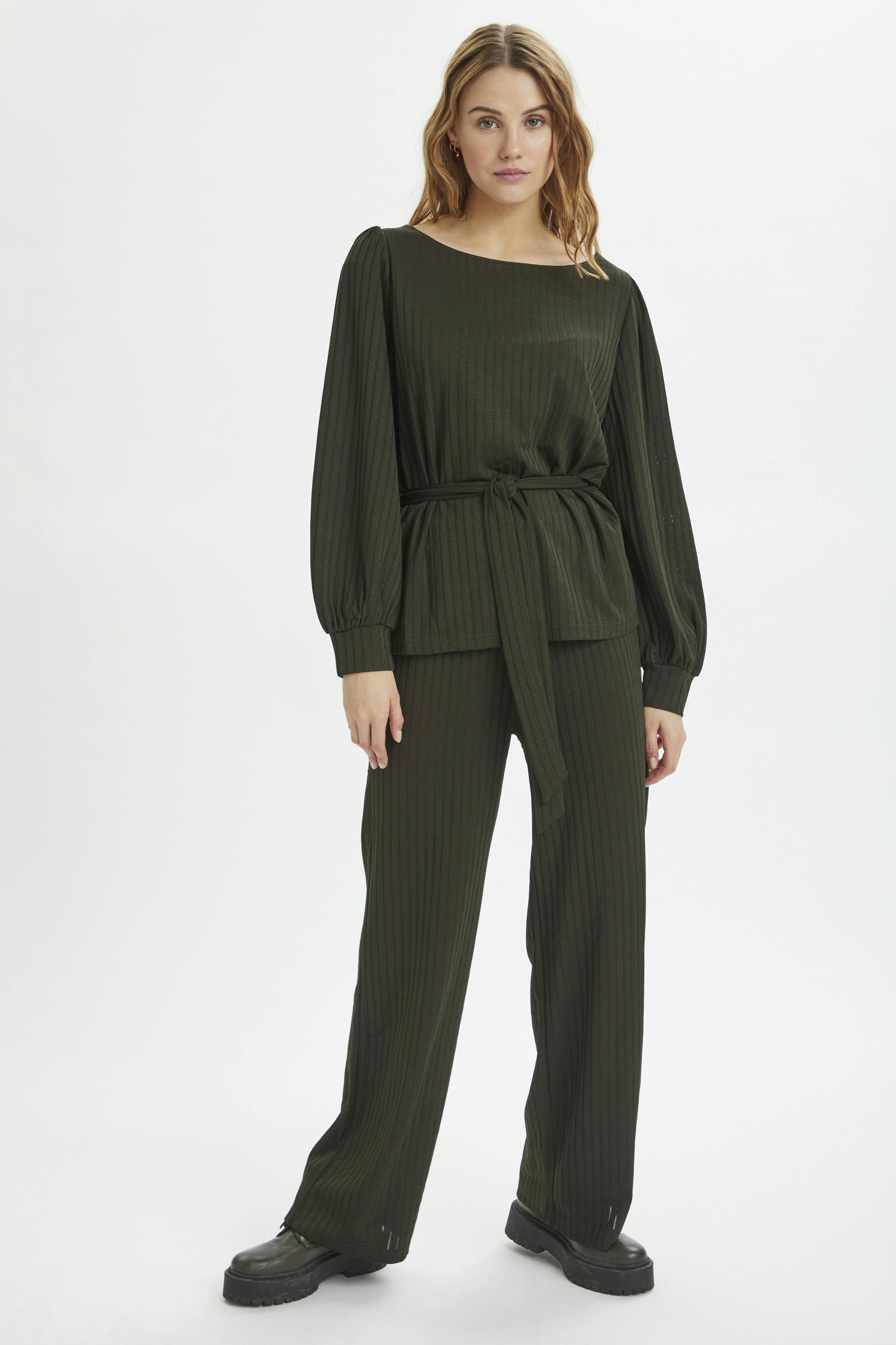 IlmaSZ Pants

 LOOKBOOK FRONT 30511414-190509