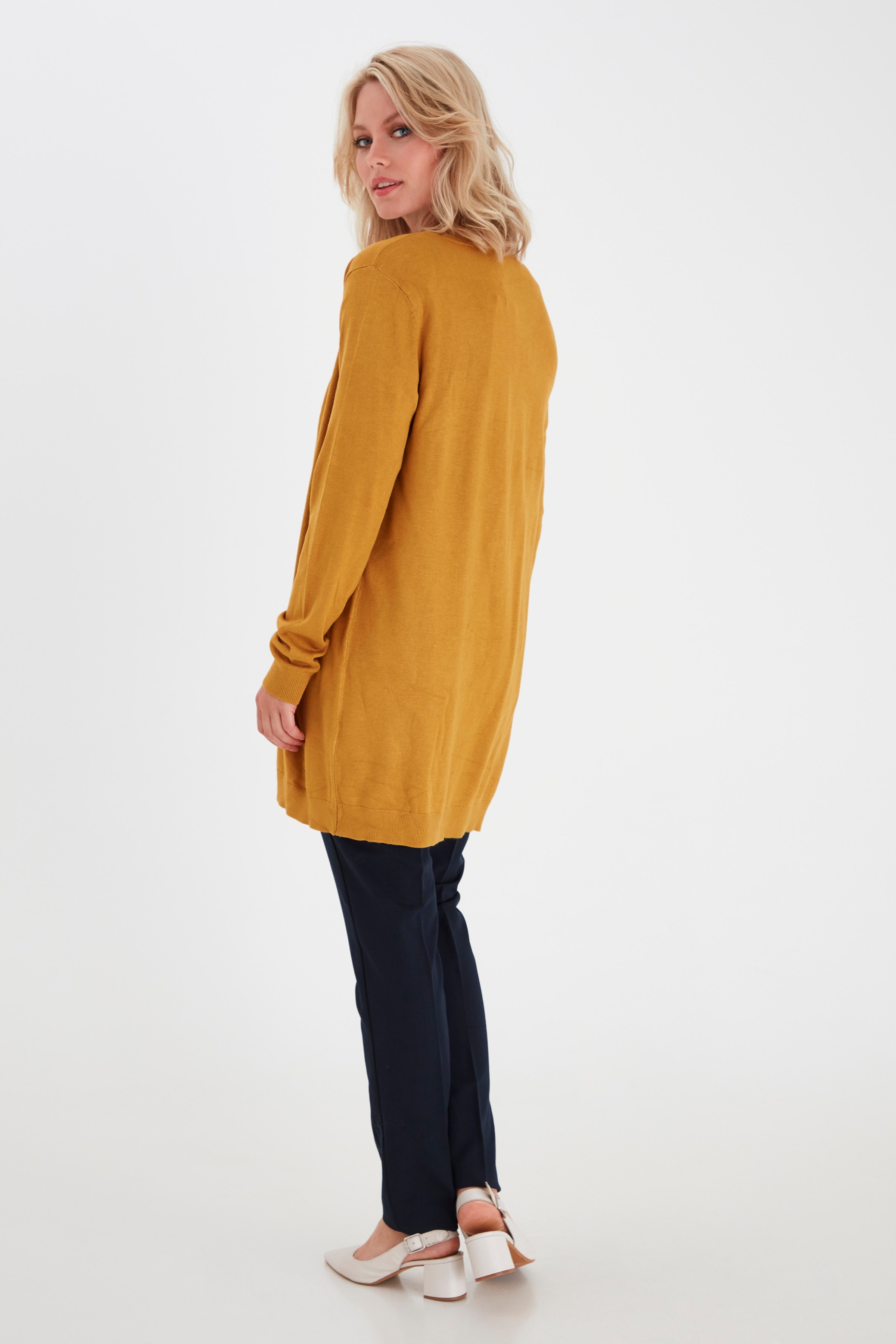 ZUFIRM Cardigan LOOKBOOK BACK 20608287-1609481