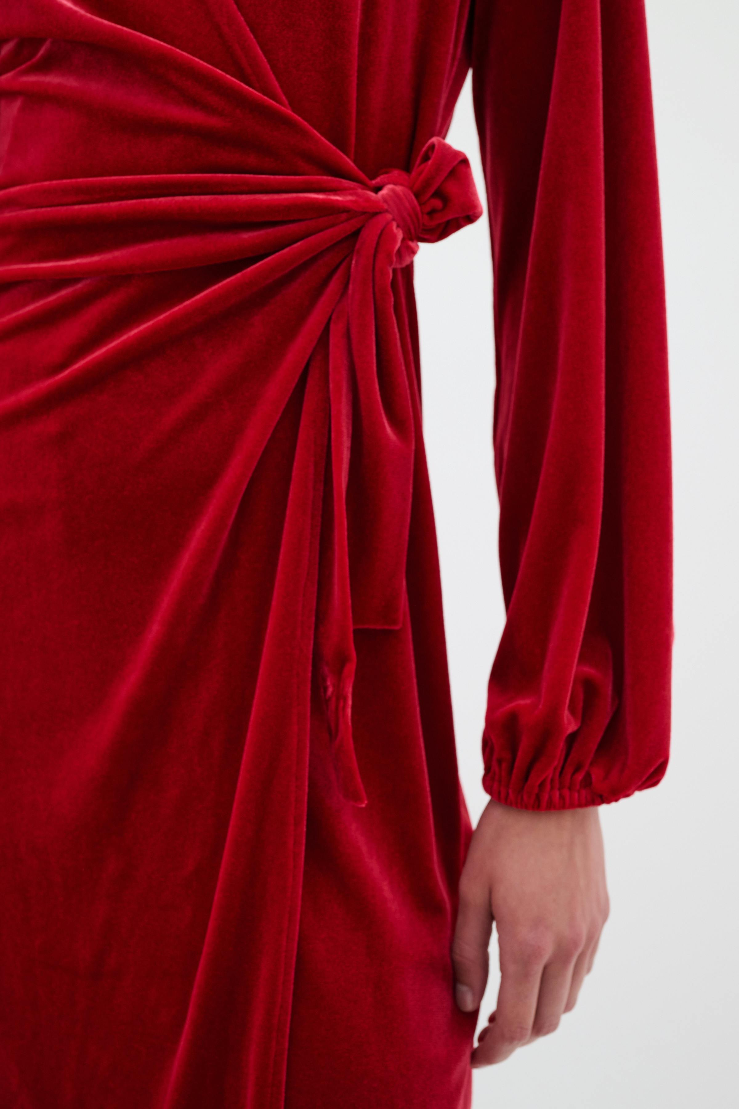 BrynnIW Goriel Velour Wrap Dress LOOKBOOK DETAIL 30110083-300421