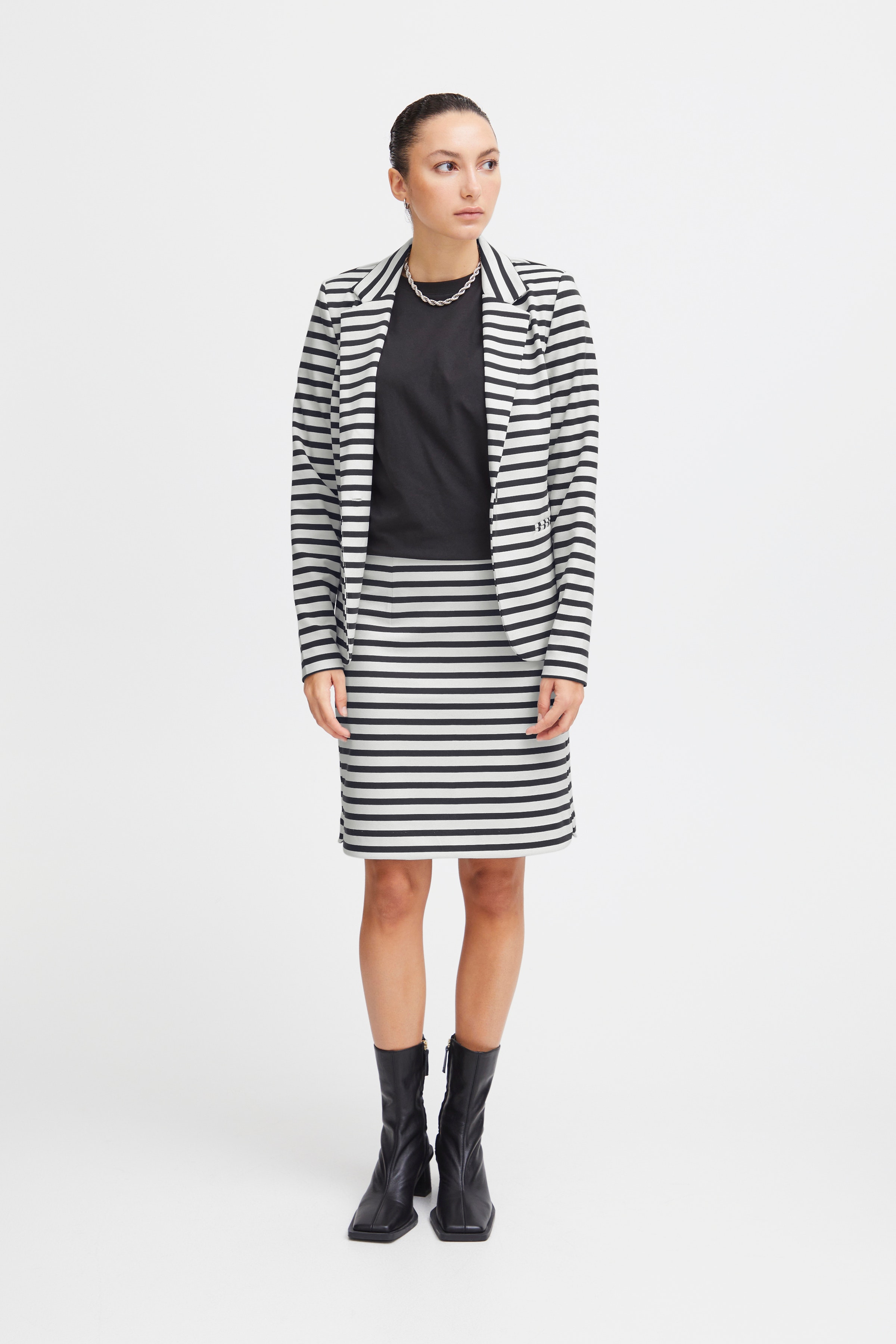 IHKATE Skjørt LOOKBOOK FRONT 20120505-202756