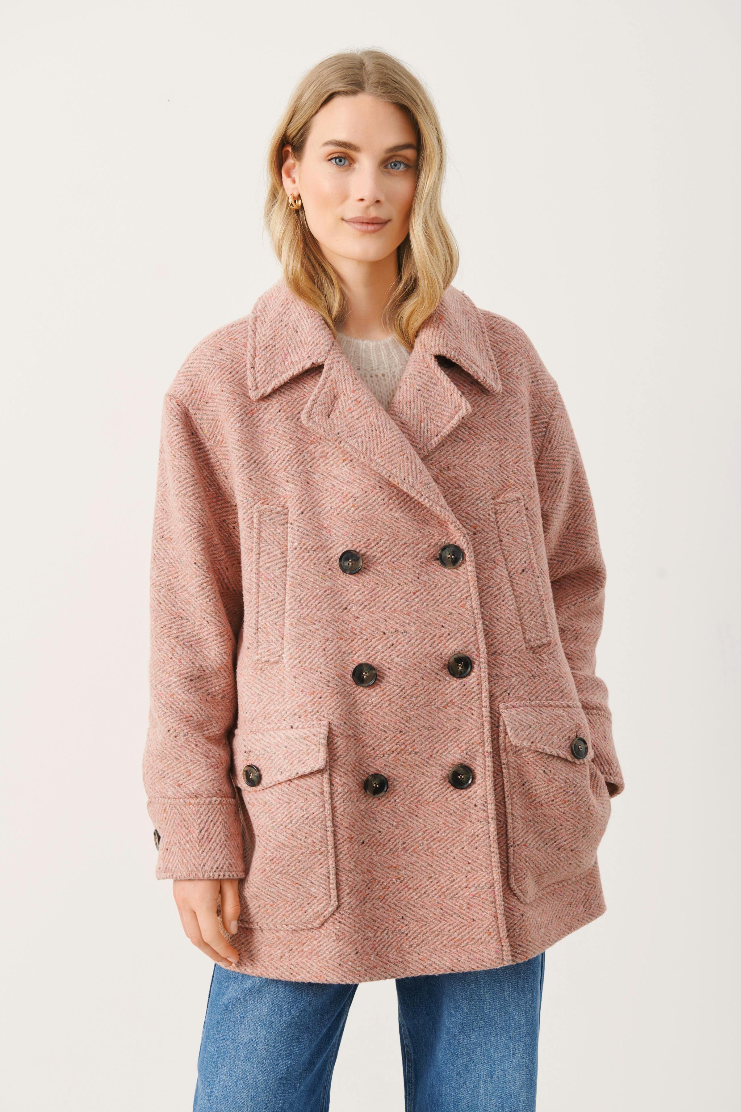 CiaraPW Coat LOOKBOOK BACK 30307778-302175