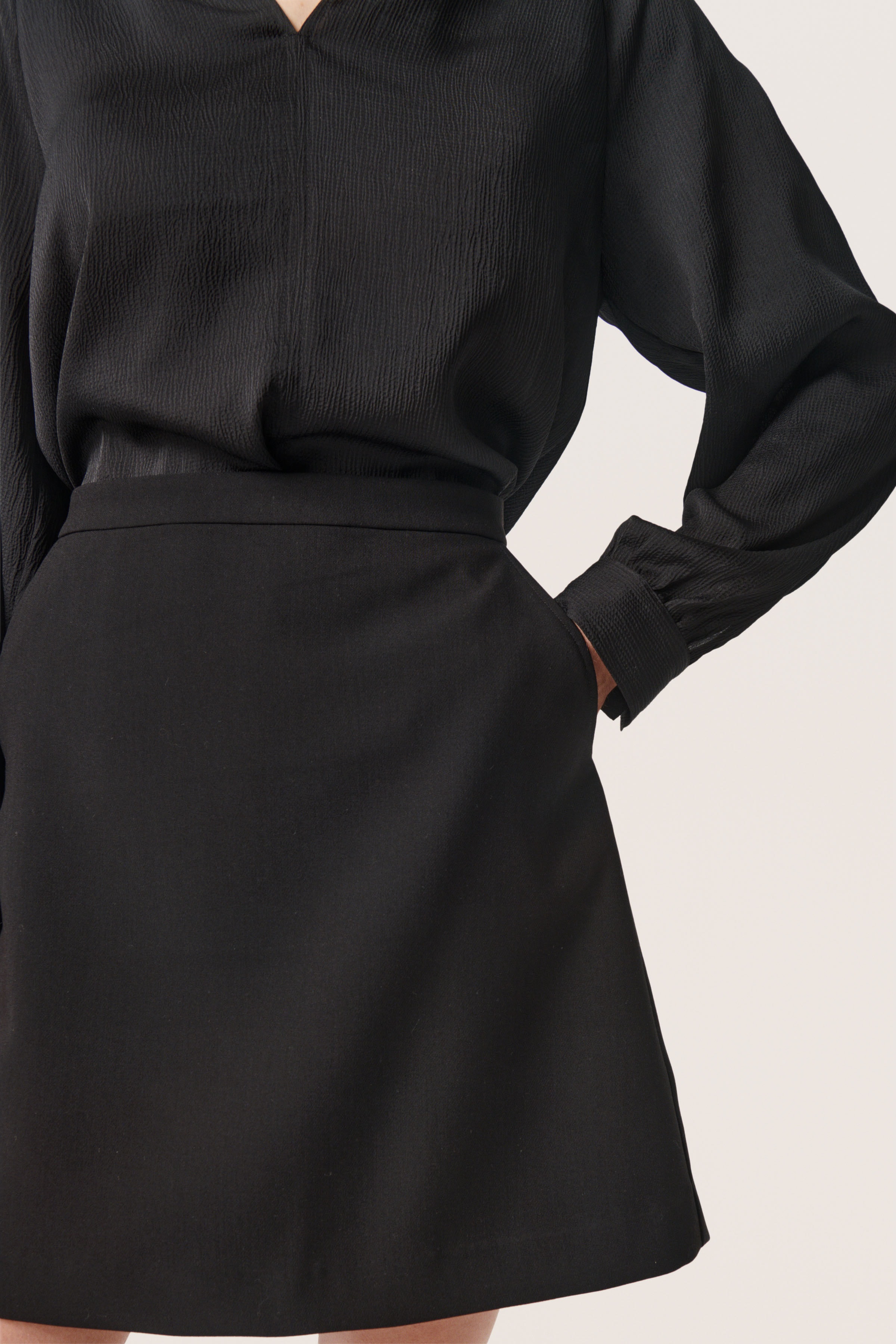 SLCorinne Rock LOOKBOOK DETAIL 30407280-194008