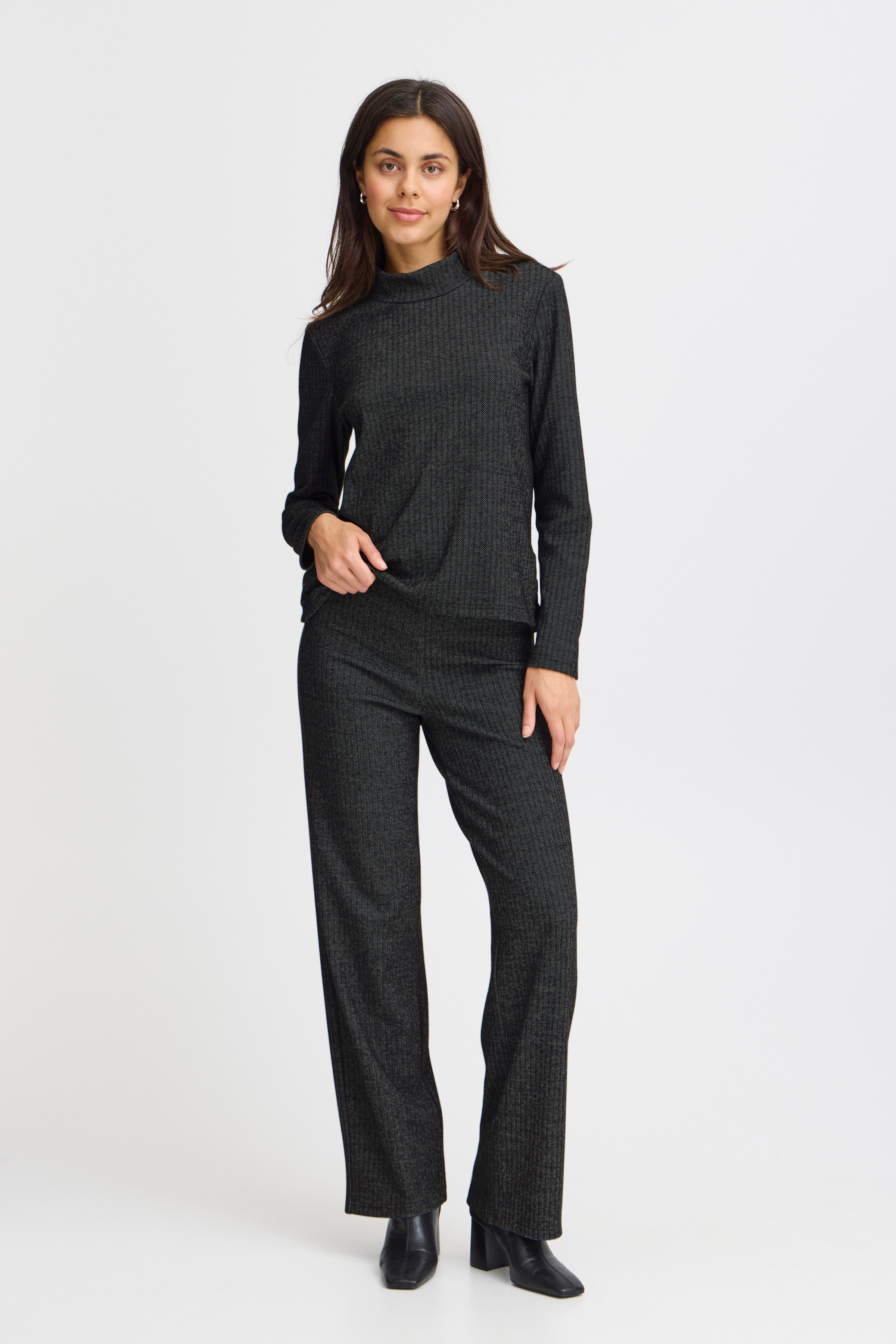 FRKOMMA Trousers LOOKBOOK FRONT 20614760-200115