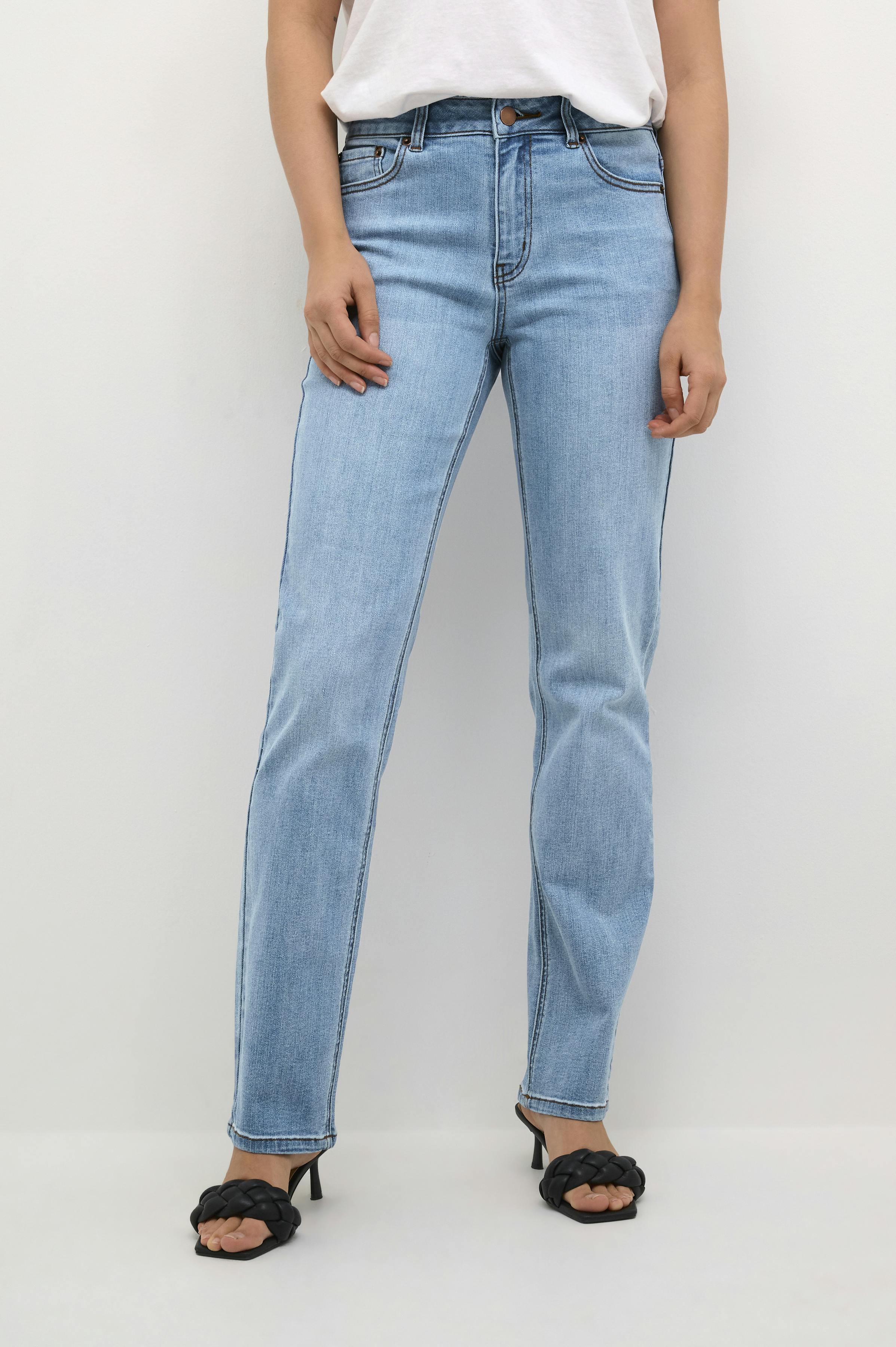 KAsinem Straight Jeans LOOKBOOK FRONT 10508384-101012