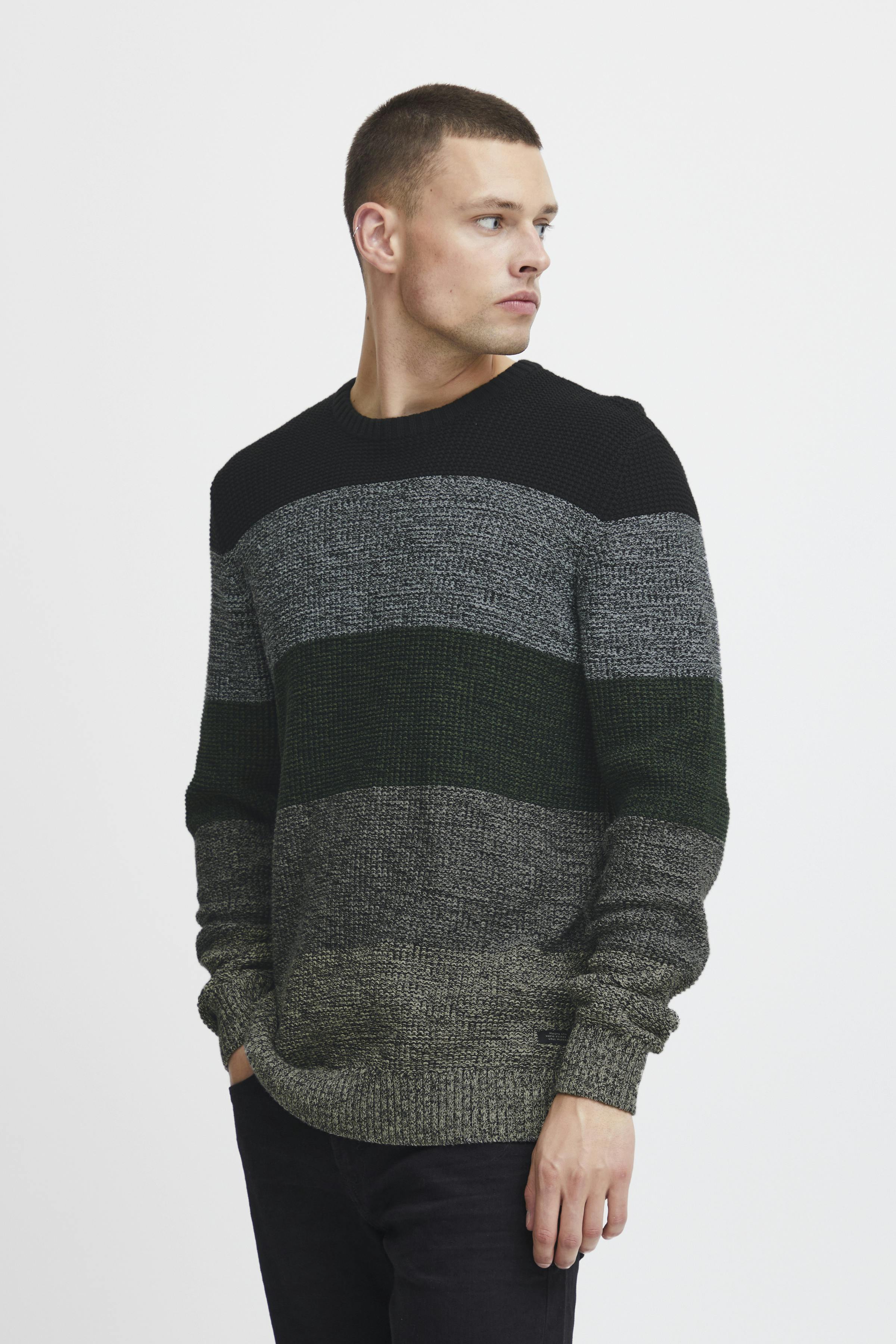 Knitted pullover LOOKBOOK FRONT 20716092-194007