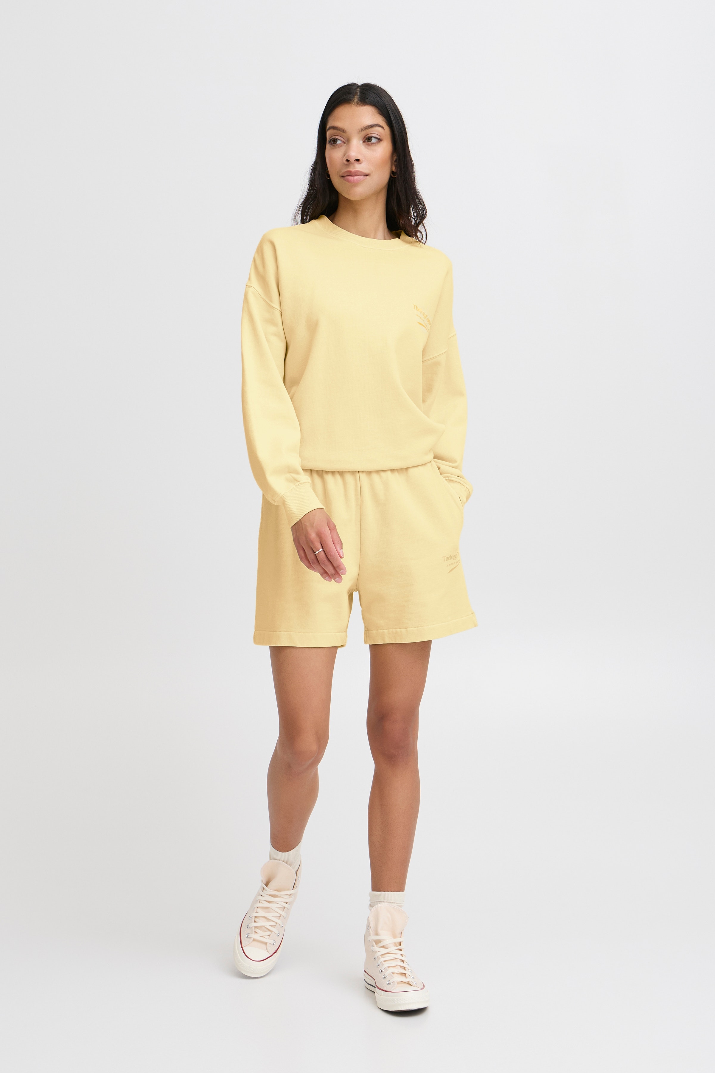JCRUBI Shorts LOOKBOOK FRONT 22800910-120824