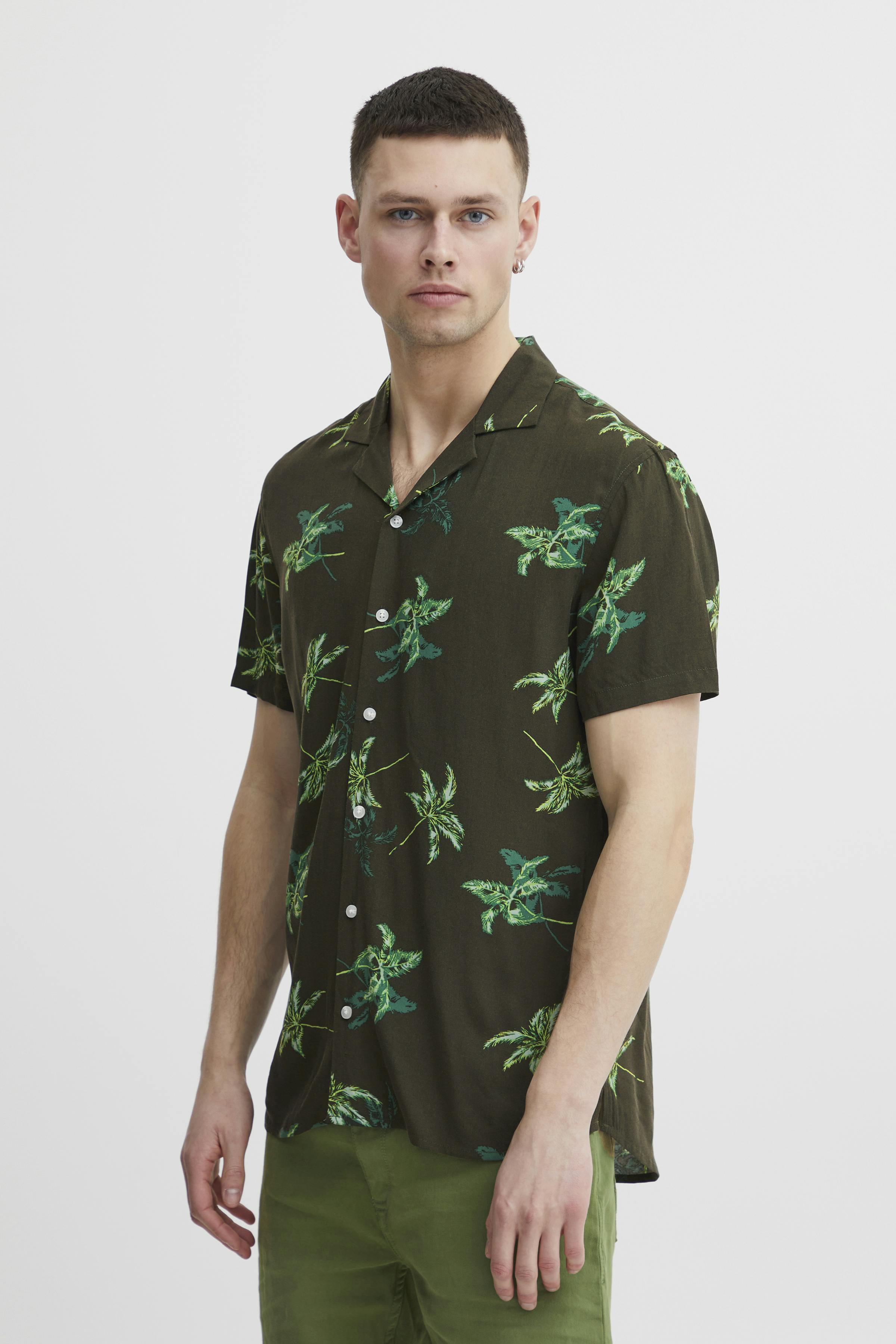 Short sleeved shirt LOOKBOOK FRONT 20715452-190414