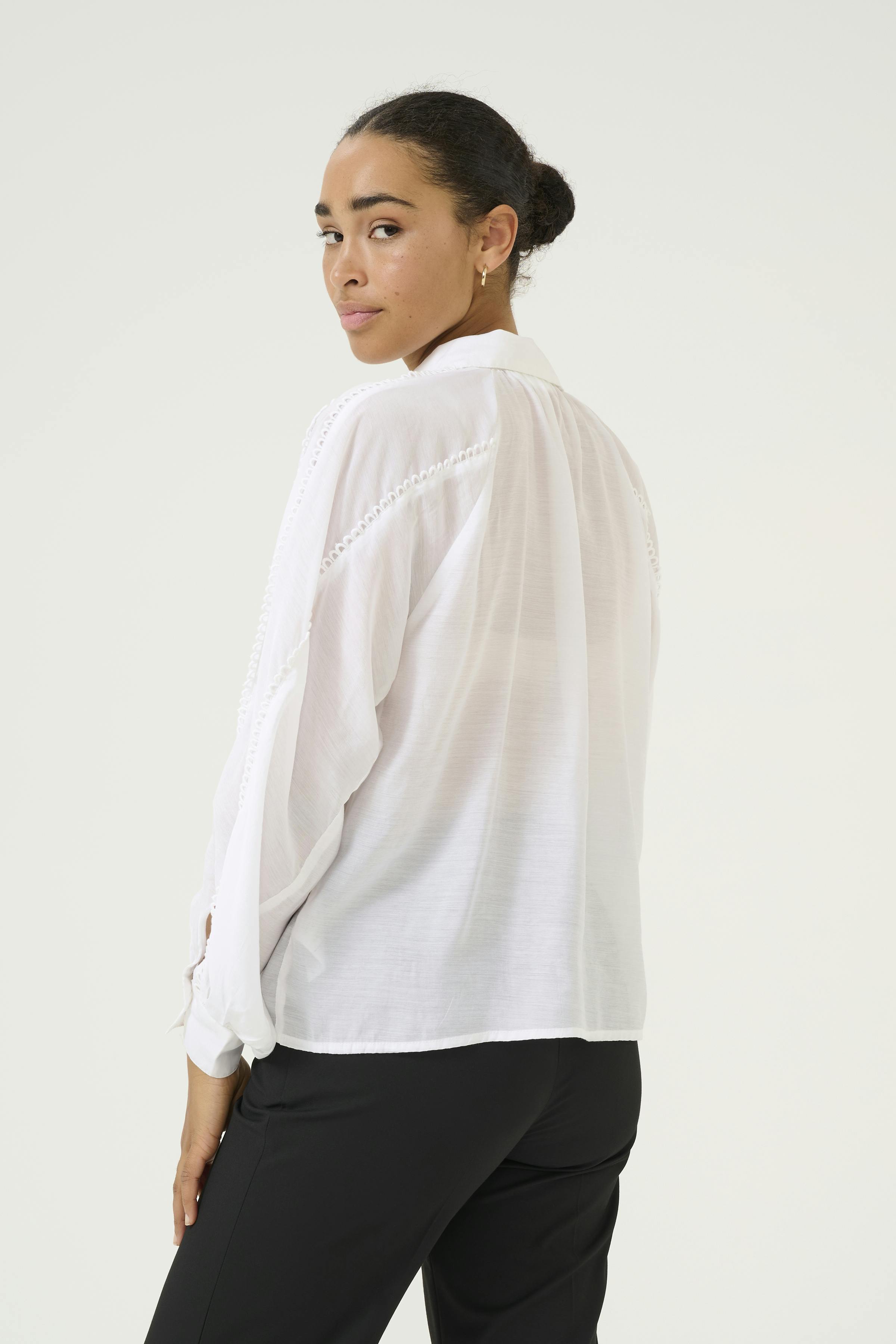 OdineKB Blouse LOOKBOOK BACK 10104969-110601