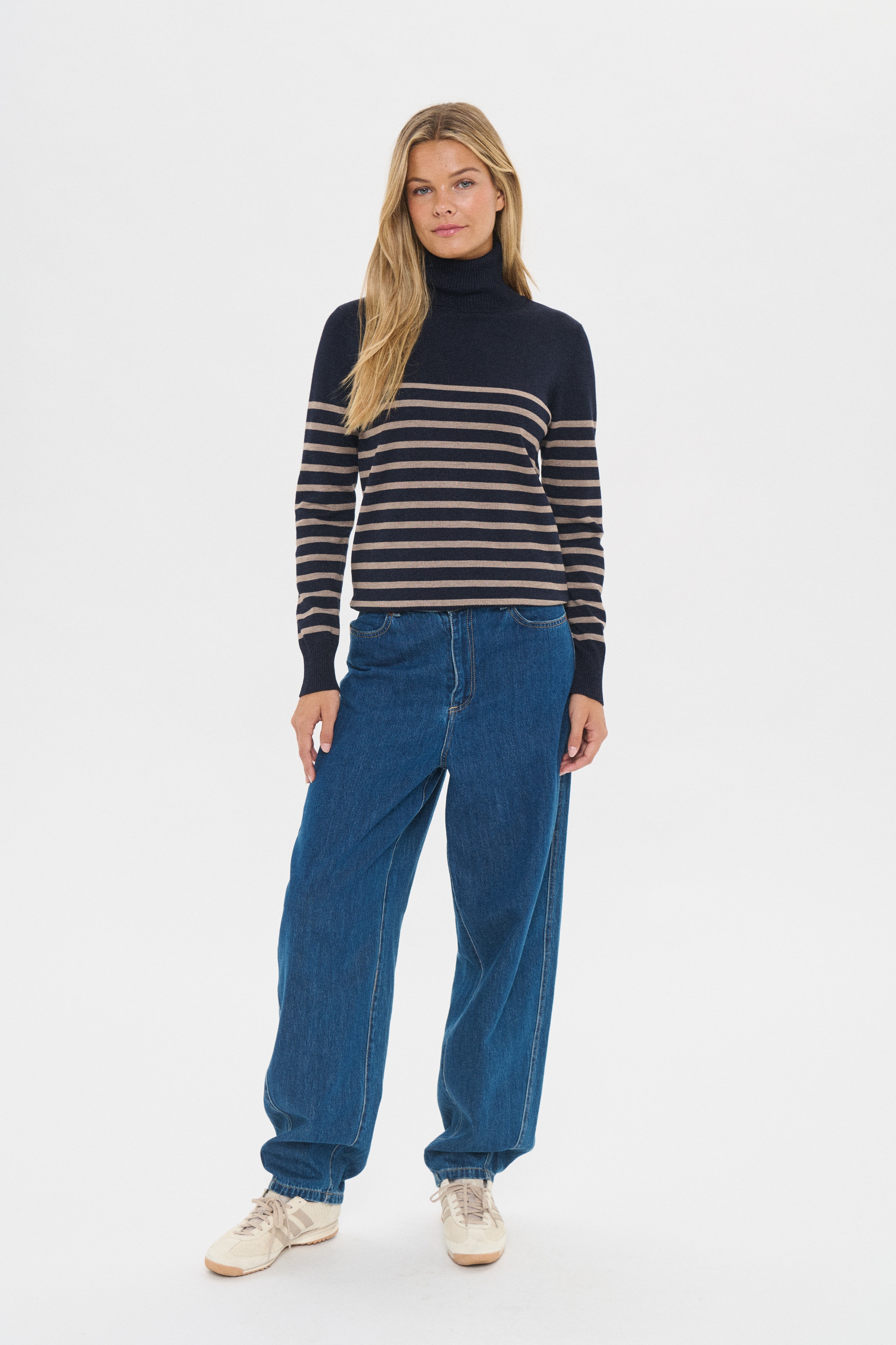 MilaSZ Pullover LOOKBOOK FRONT 30513772-304471