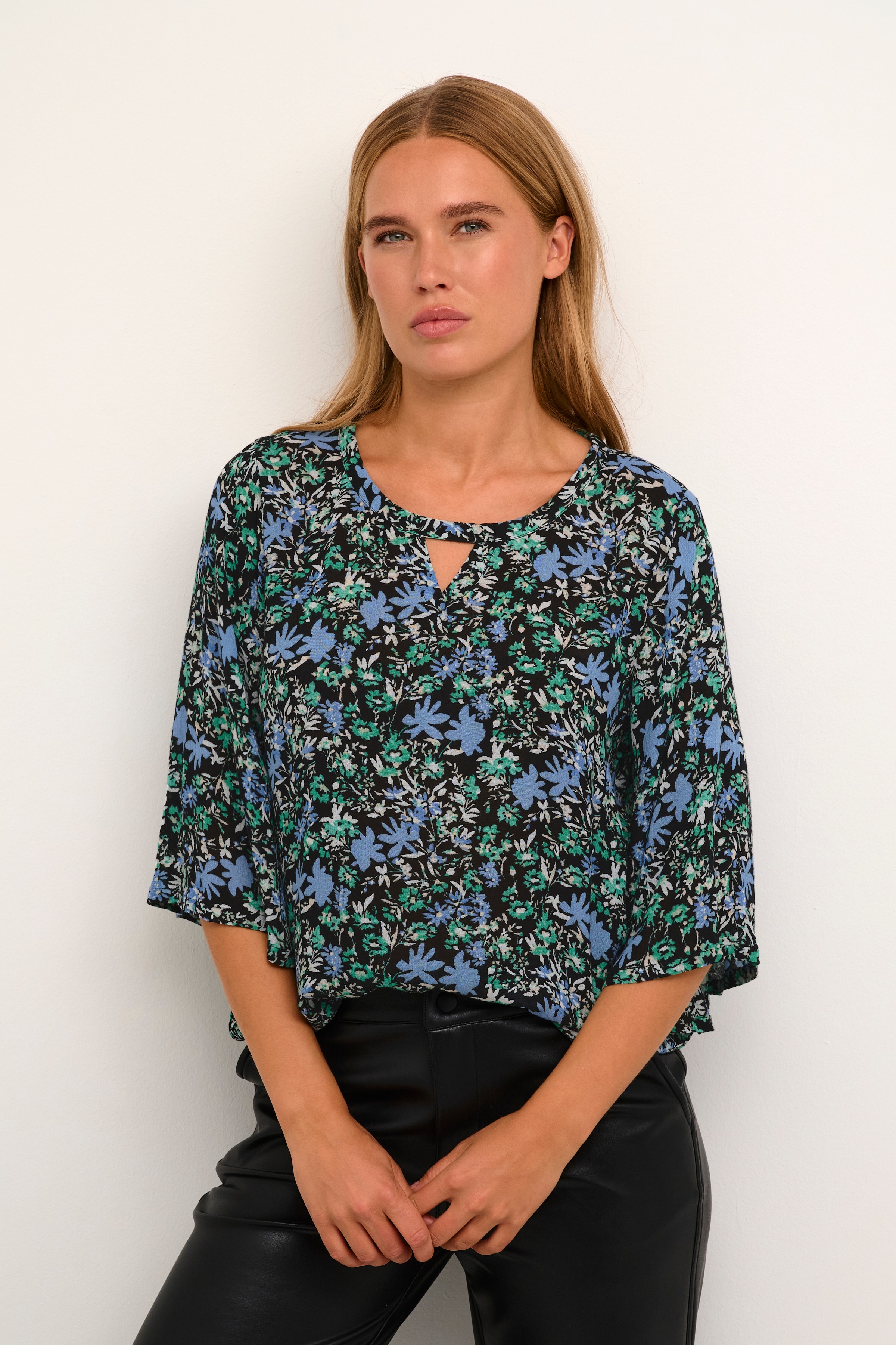 KAriana Bluse LOOKBOOK FRONT 10508281-105317