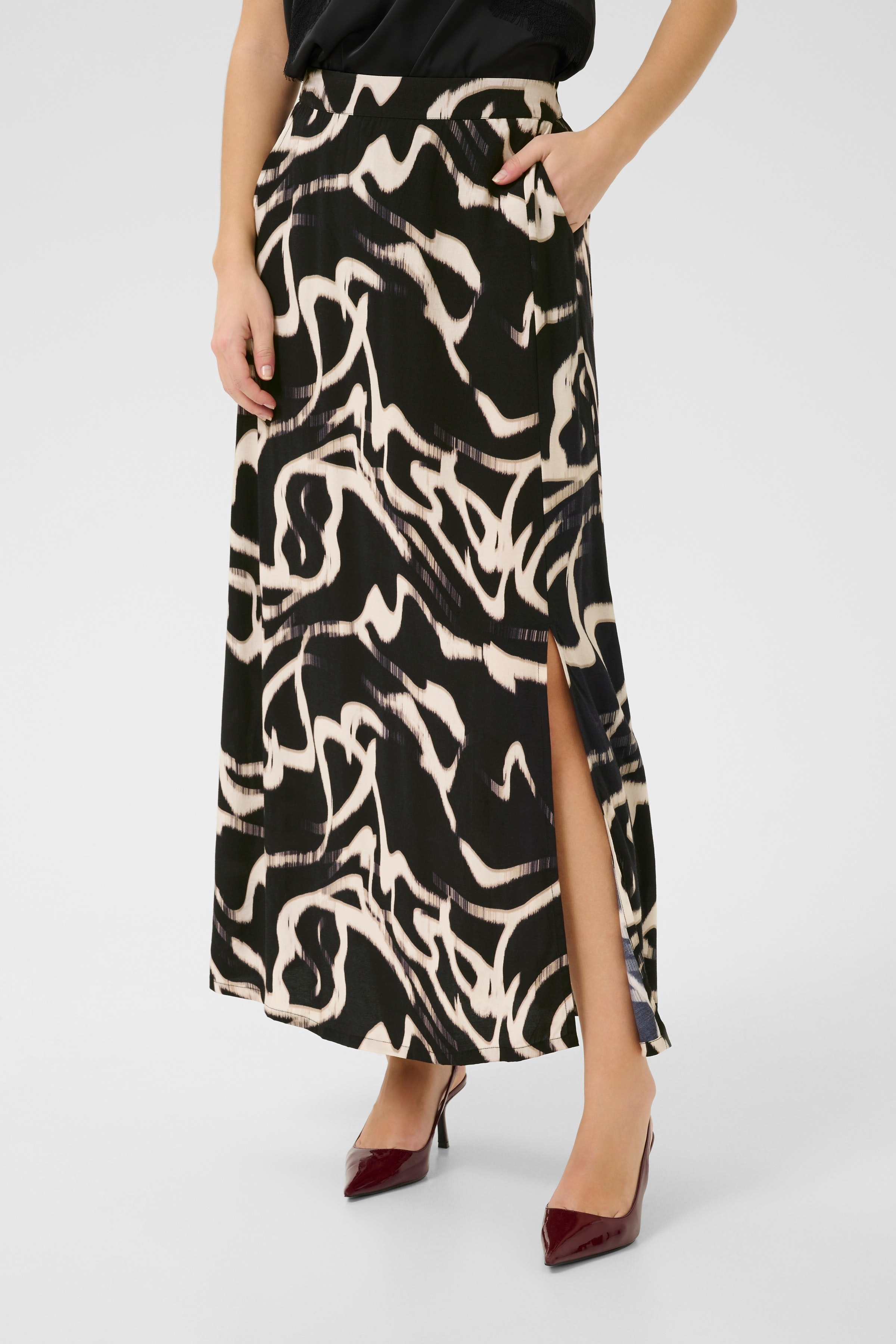 KAteri Skjørt LOOKBOOK FRONT 10510111-107701