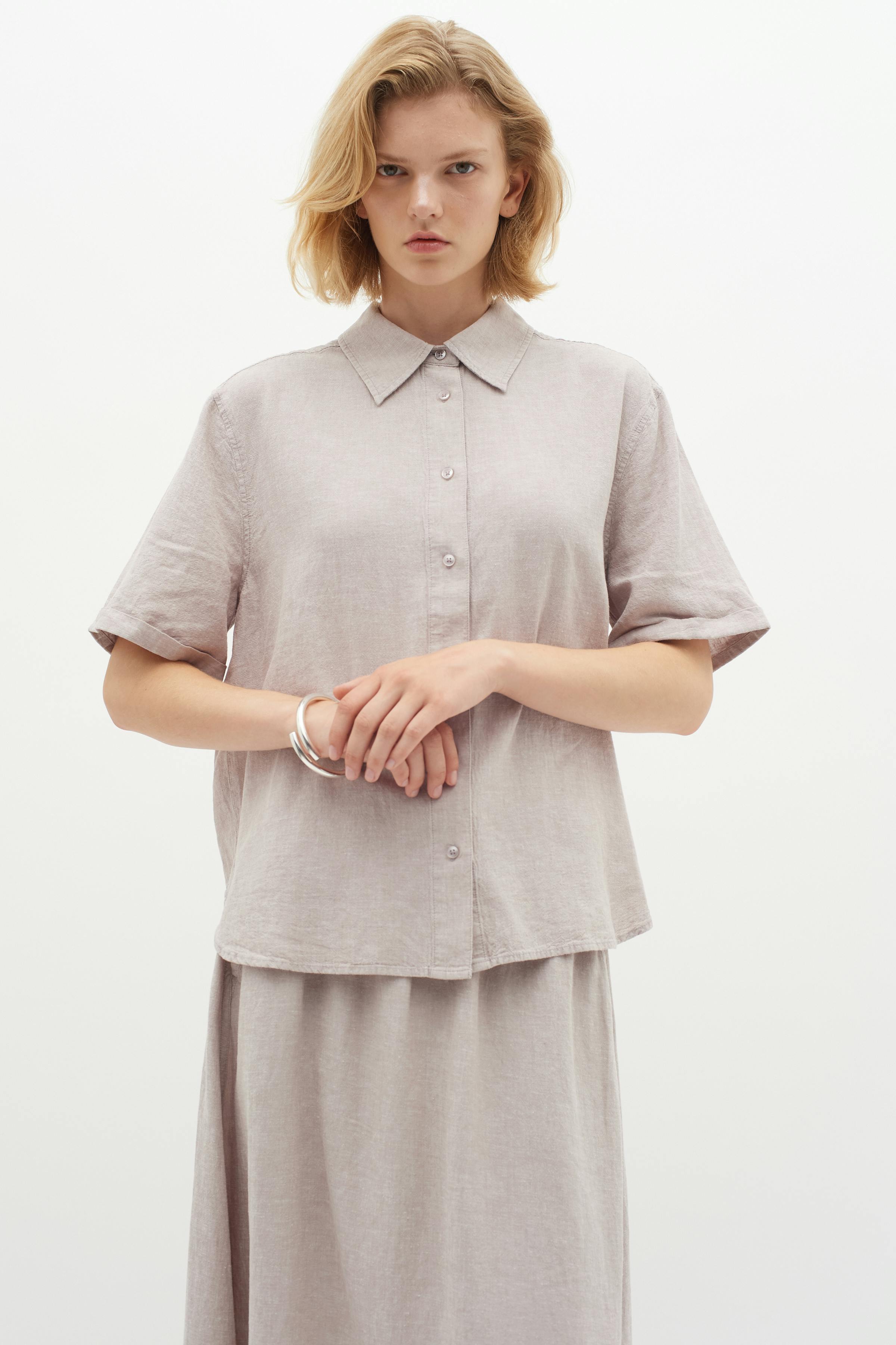 EllieIW Short sleeved Linnen Shirt LOOKBOOK FRONT 30109309-1304031