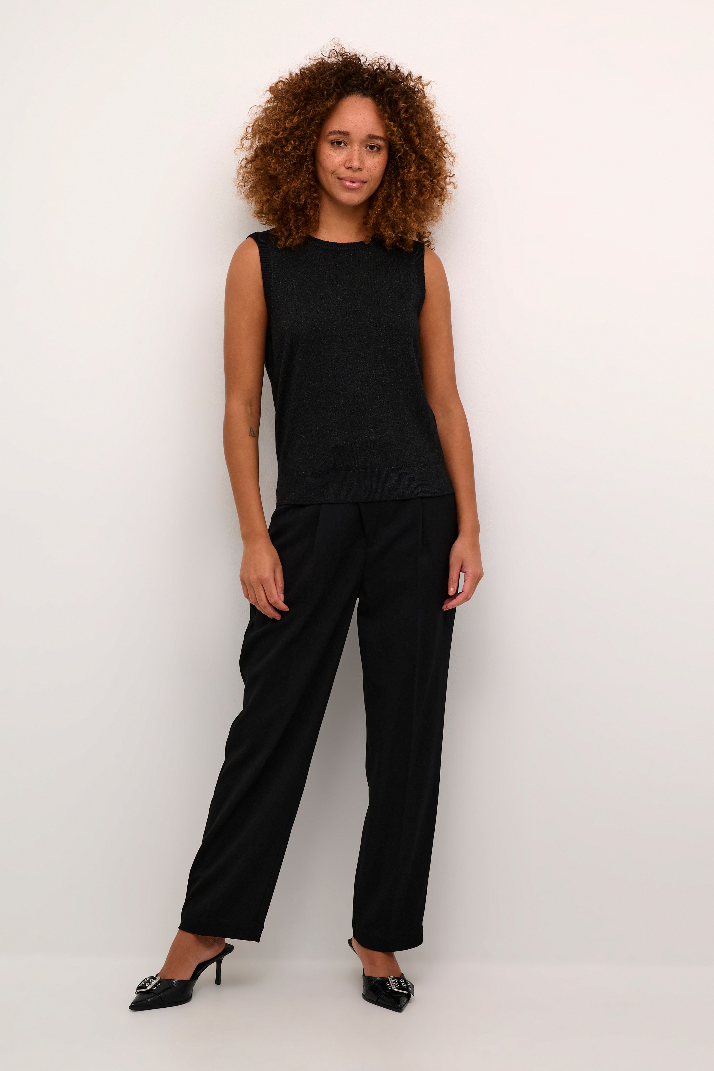 KAregina Strikket vest LOOKBOOK FRONT 10509296-106666