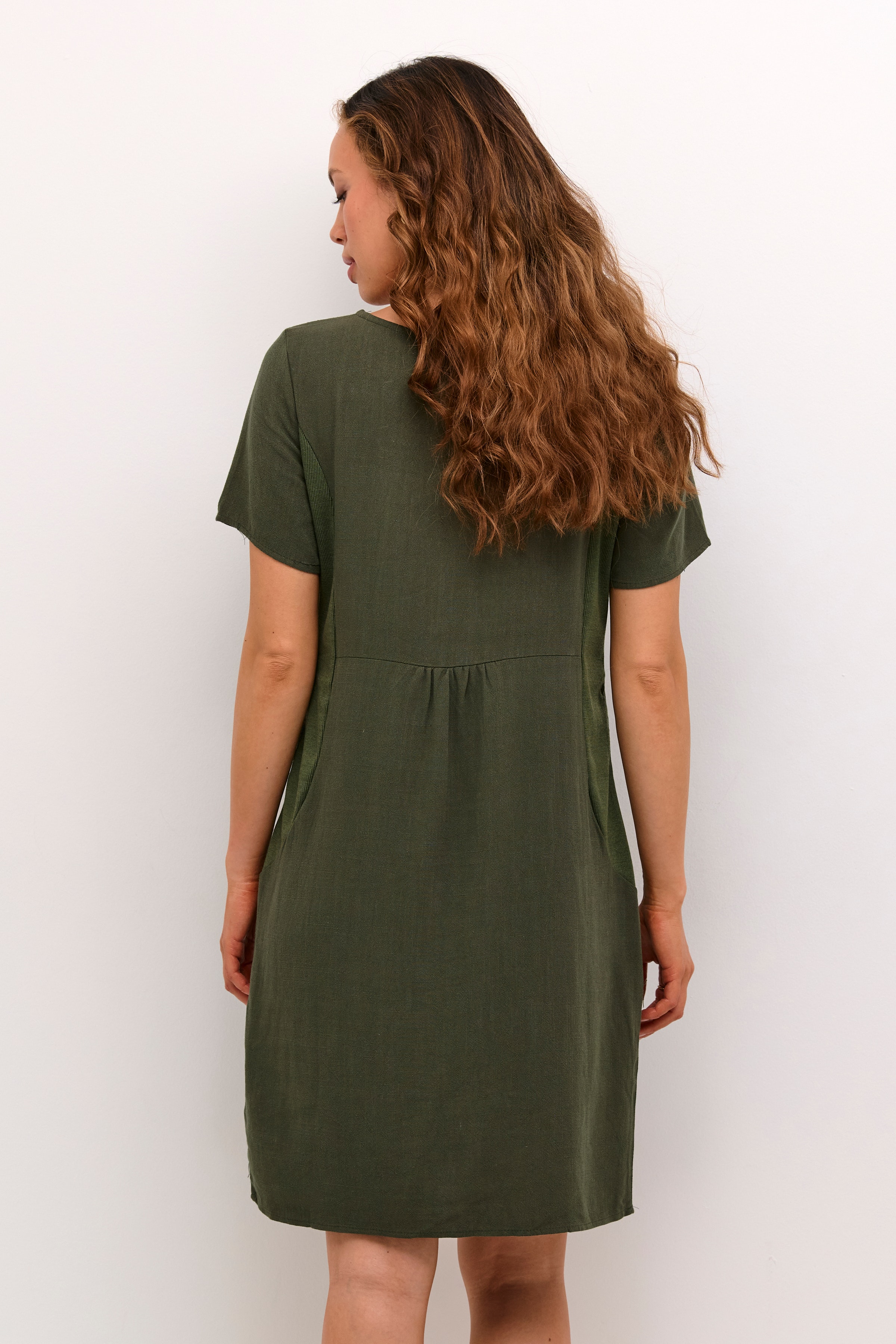 KAliny Lin Kjole LOOKBOOK BACK 10505731-190414