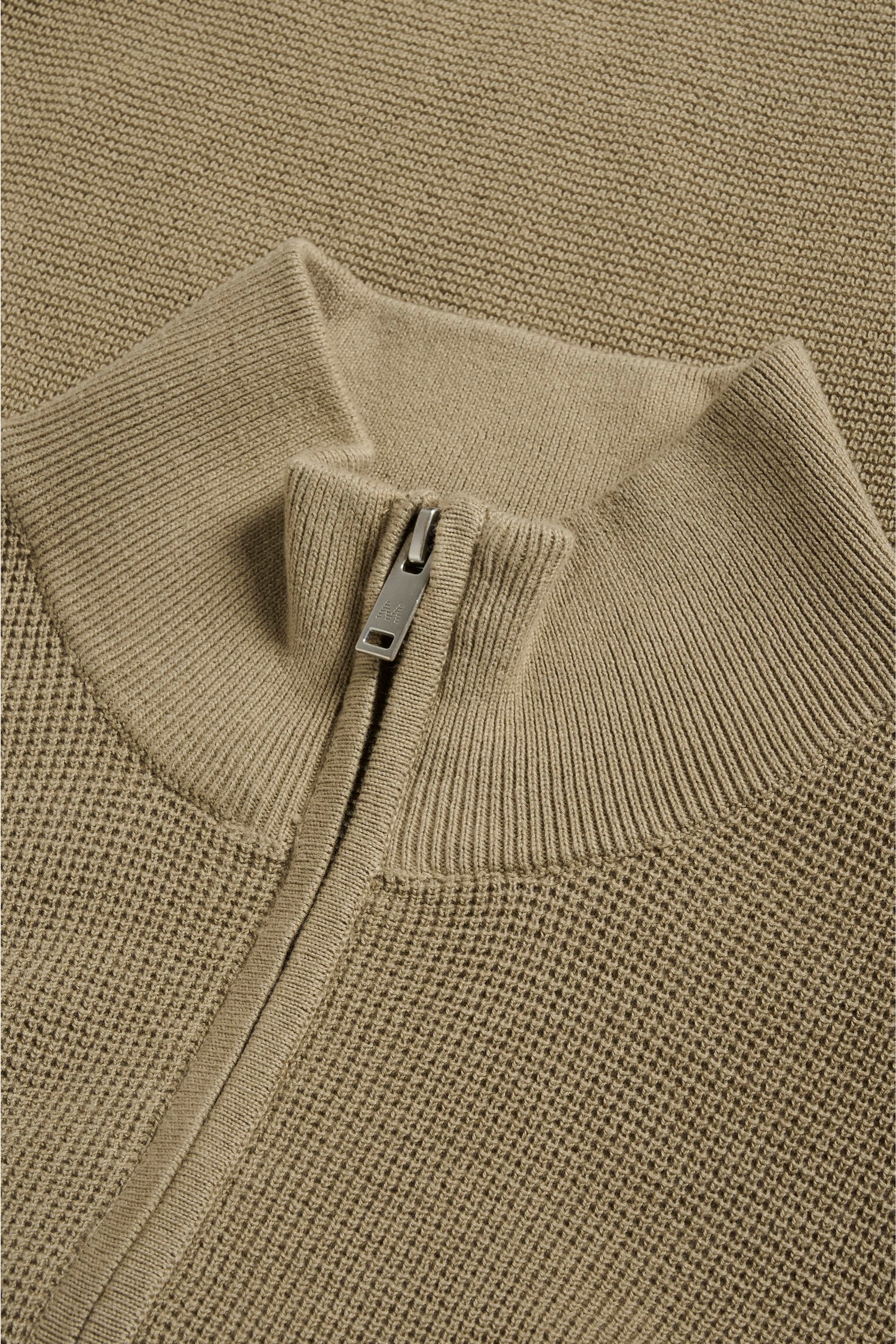 MAlagoon Half-Zip Pullover PACK DETAIL 30207192-1711081