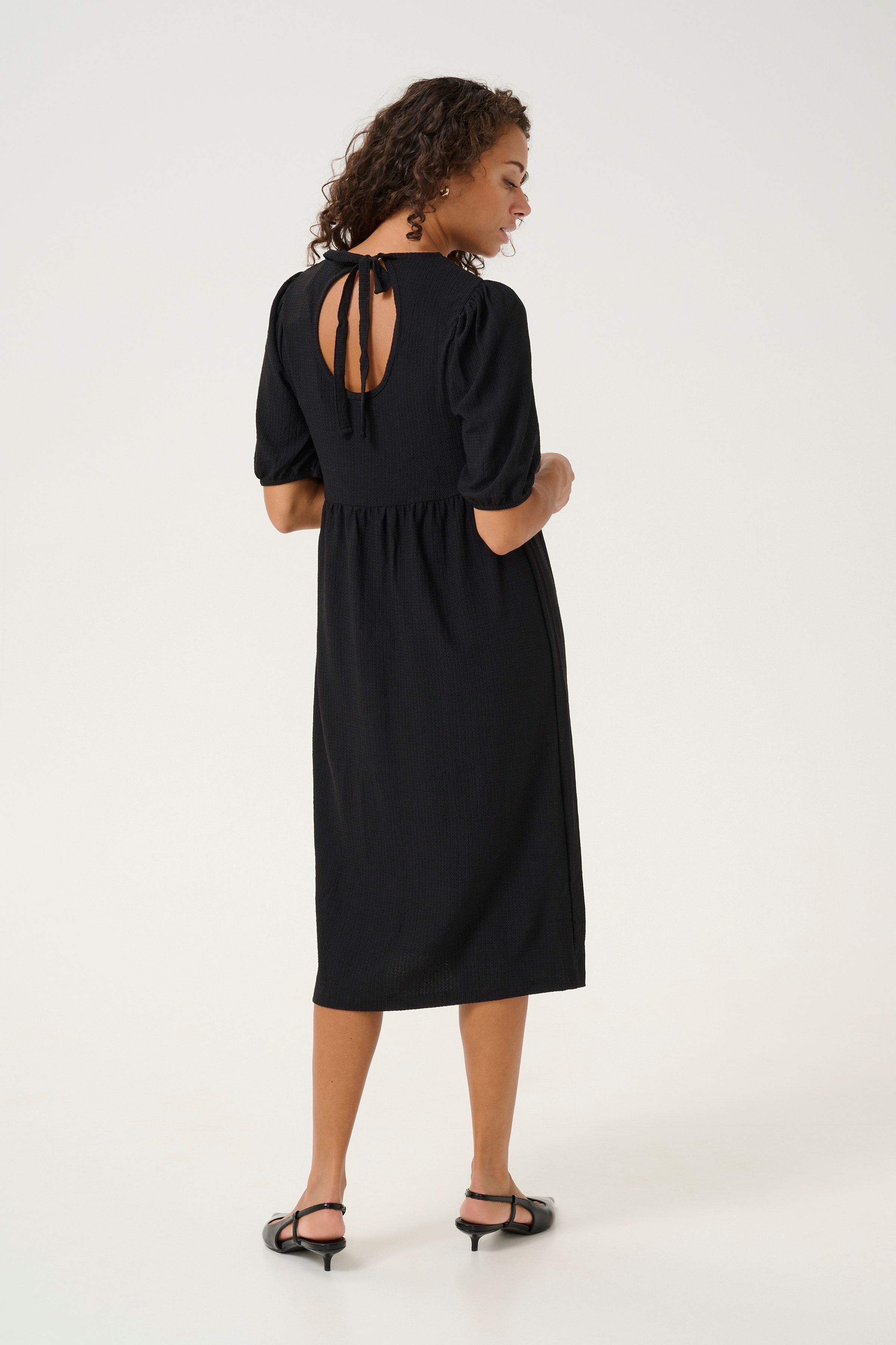 KAveneda Kjole LOOKBOOK BACK 10552364-100121