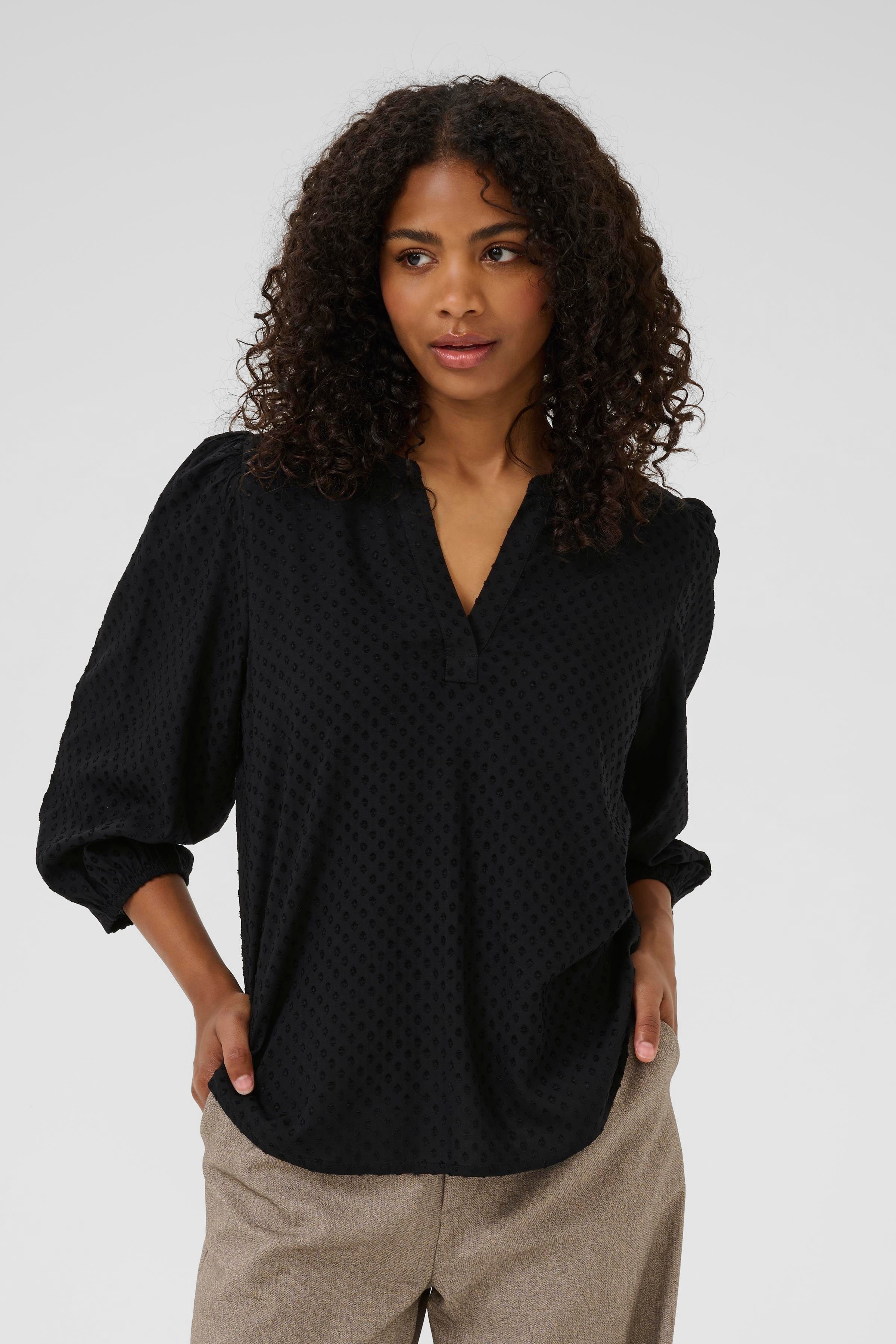 KAannika Blus LOOKBOOK FRONT 10510429-100121