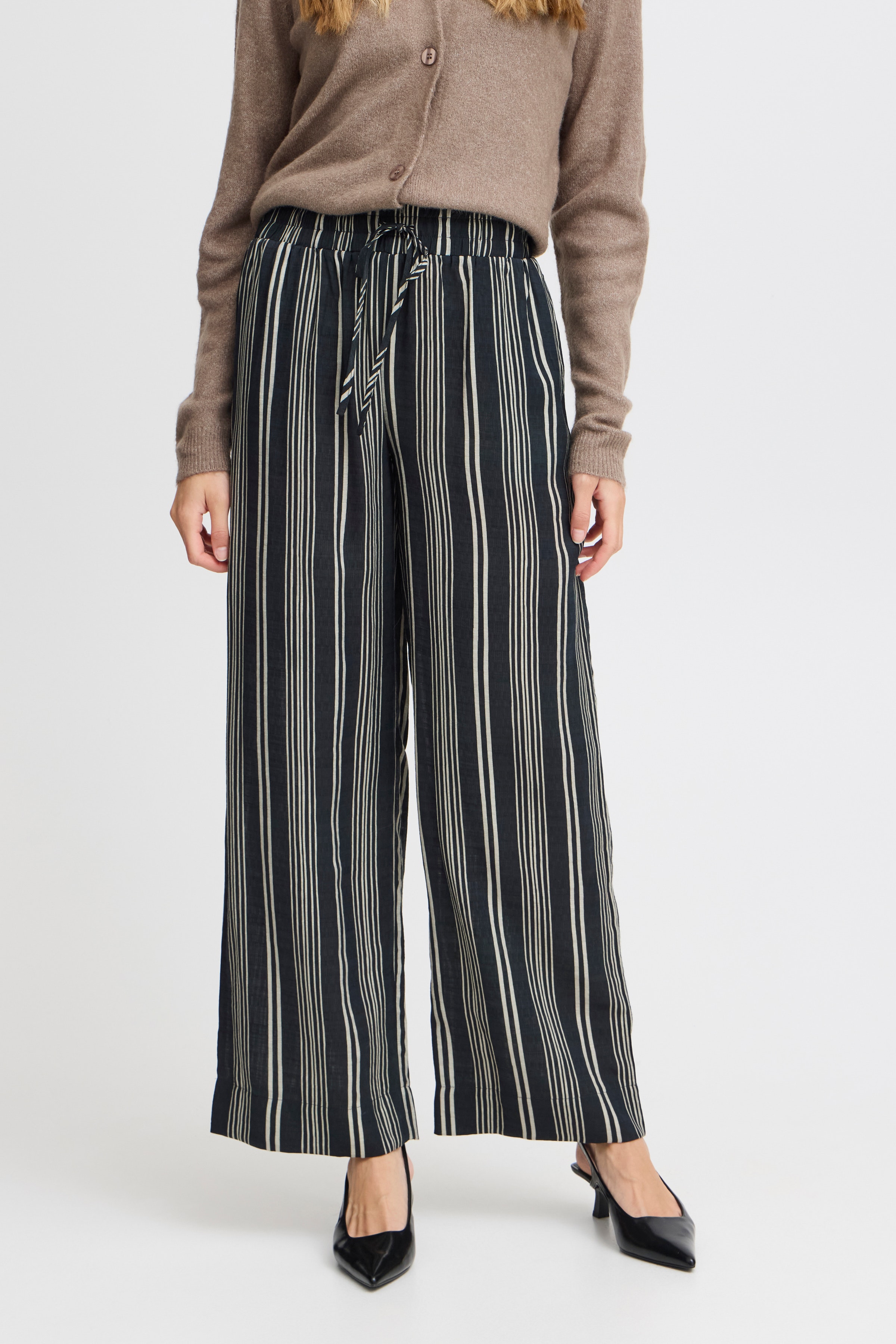 FRARIANA Trousers LOOKBOOK FRONT 20614219-203435
