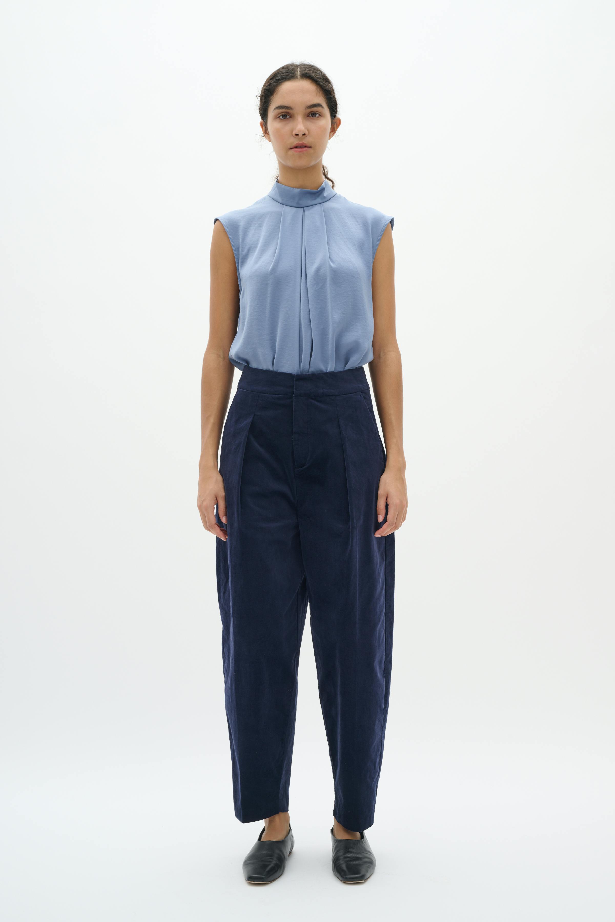 RikkaIW Hose LOOKBOOK FRONT 30110457-193812