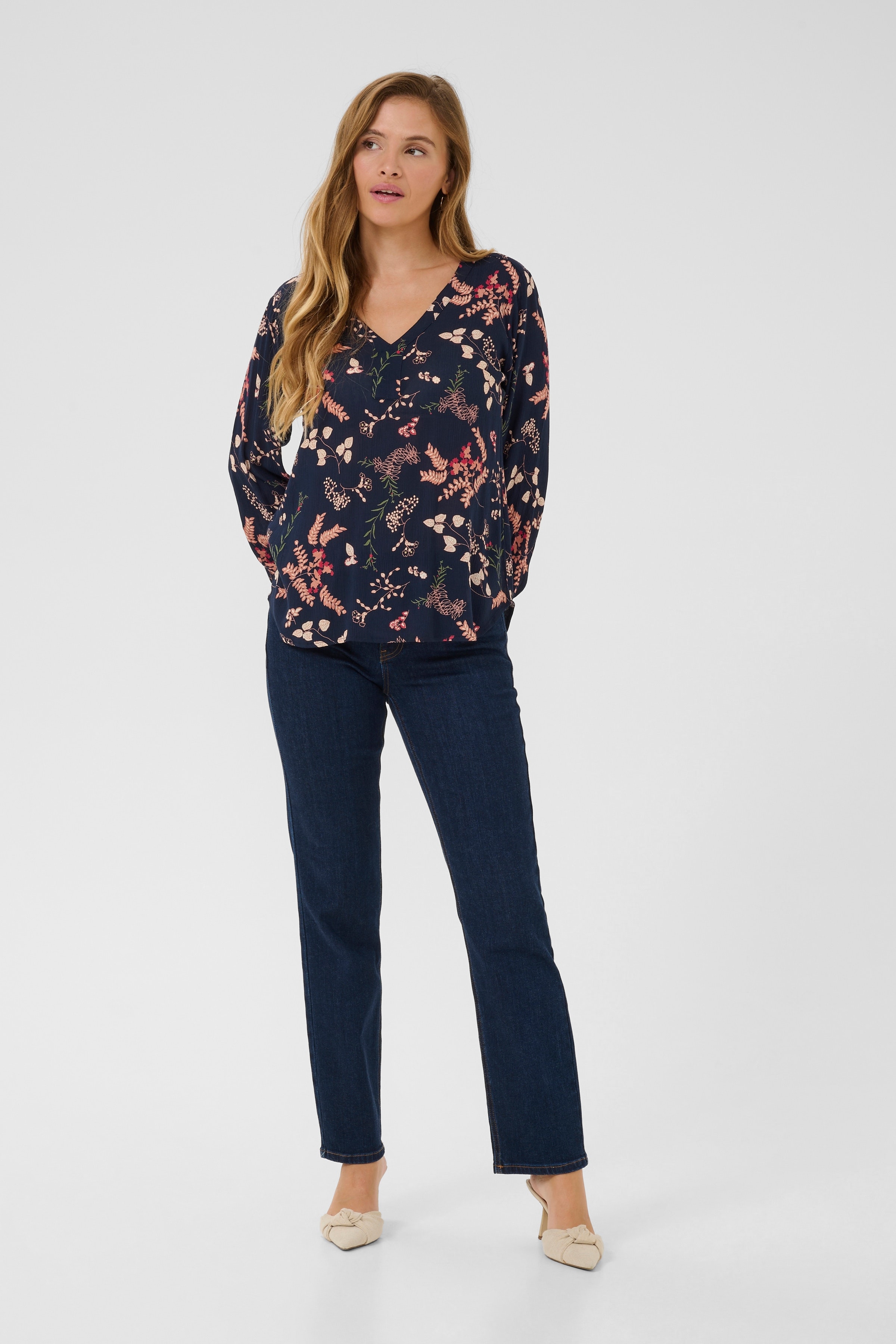 KAhelen Bluse LOOKBOOK FRONT 10504059-52737