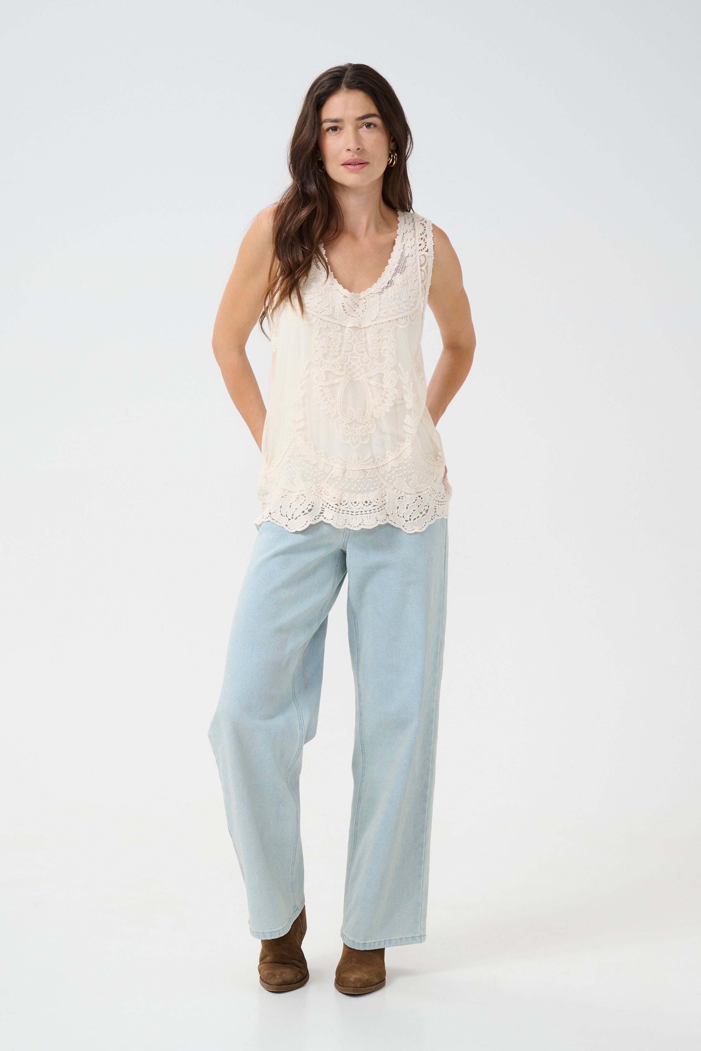 CRLua Top LOOKBOOK FRONT 10613441-120601