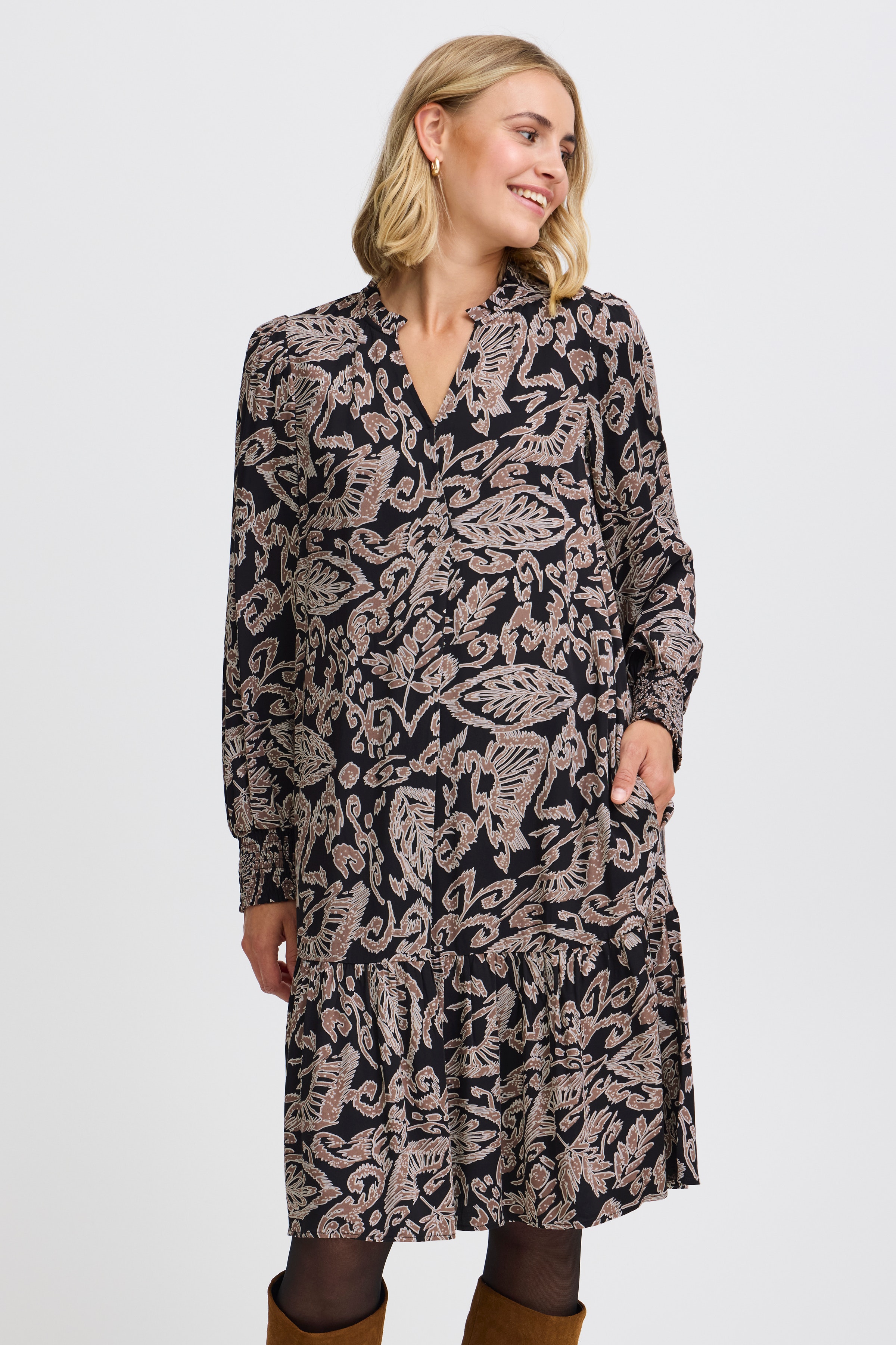 FRGLADIS Kjole LOOKBOOK FRONT 20614540-203645