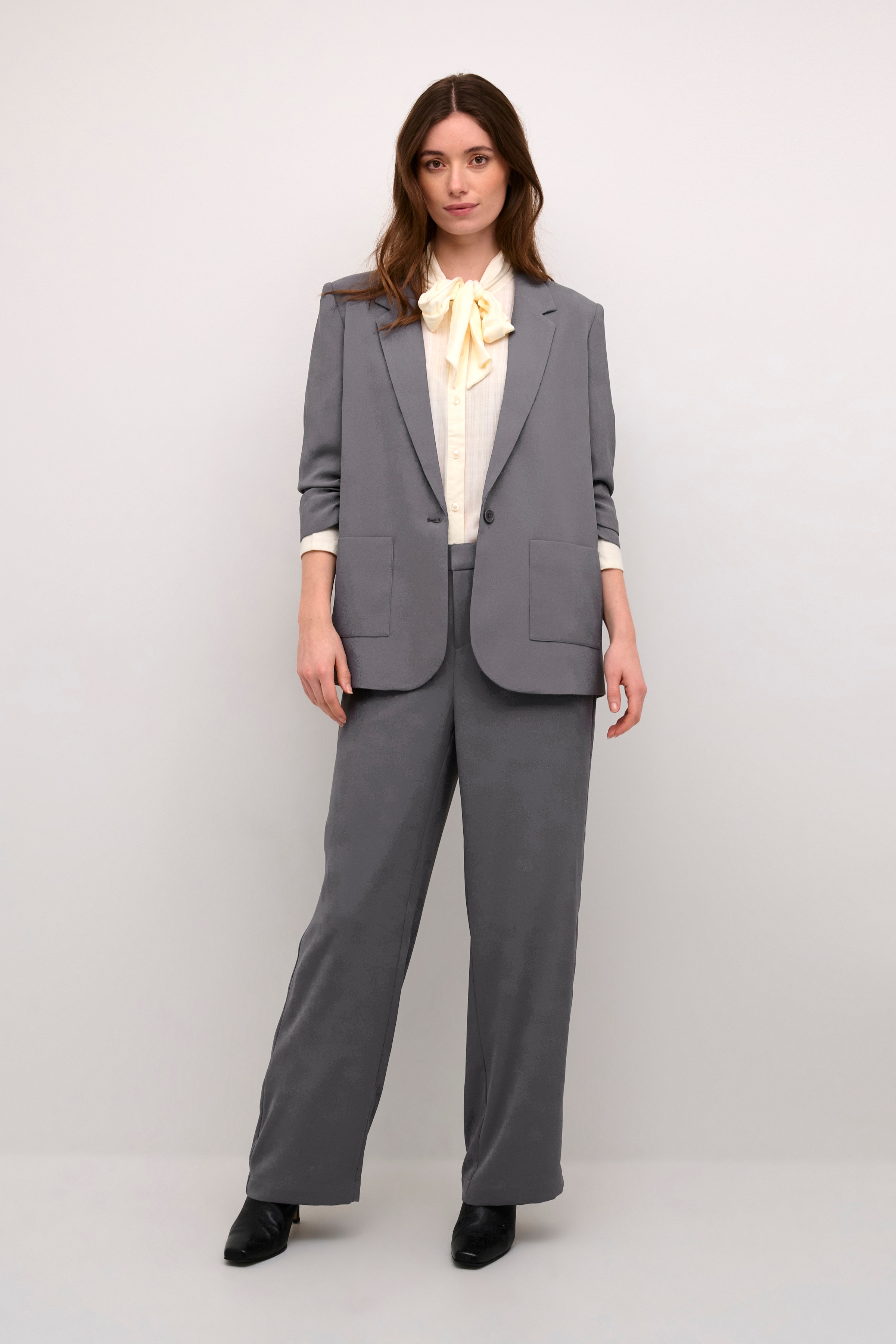 CRCocamia Blazer LOOKBOOK FRONT 10610271-180201