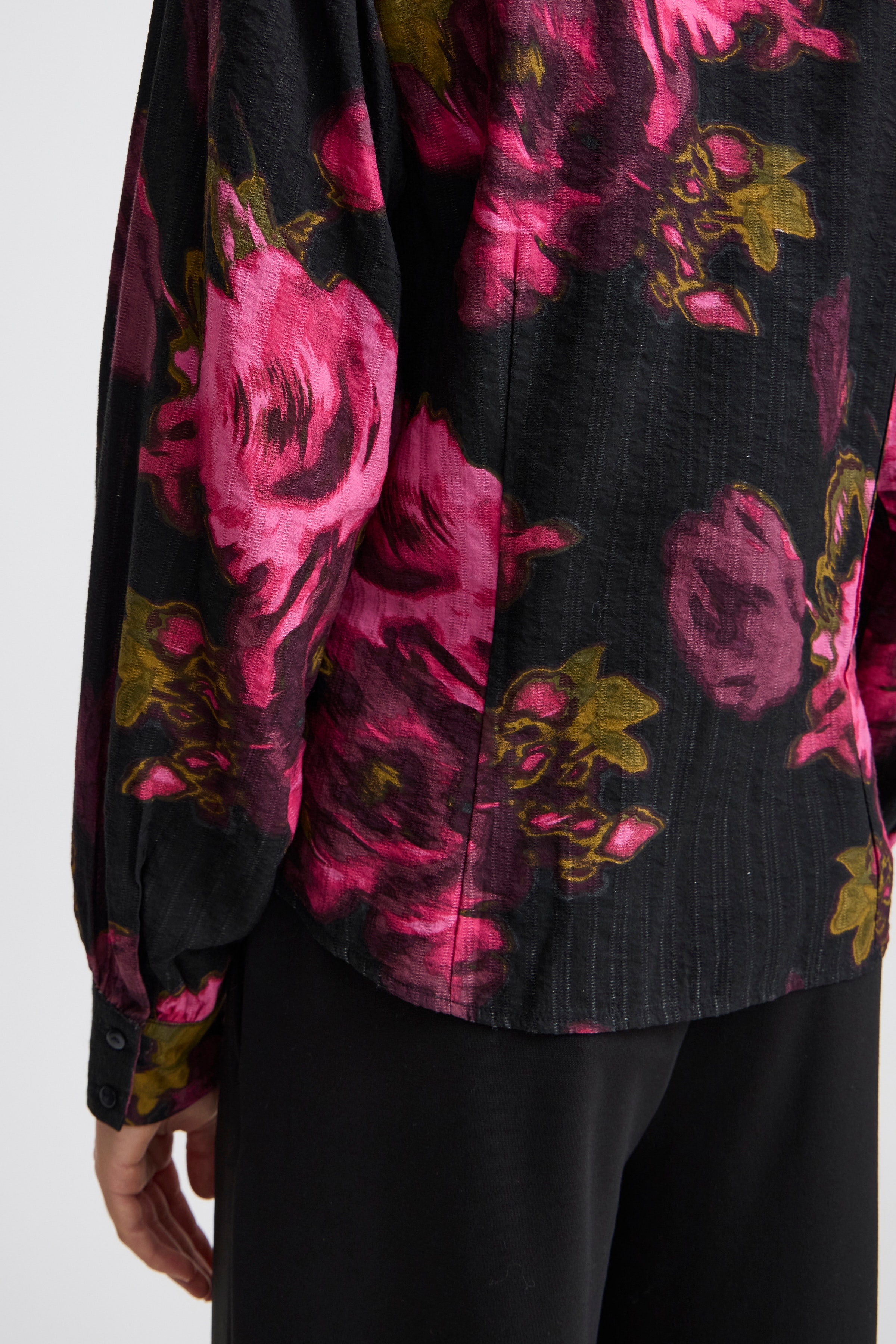 IHFELIVO Skjorte LOOKBOOK DETAIL 20122283-203927