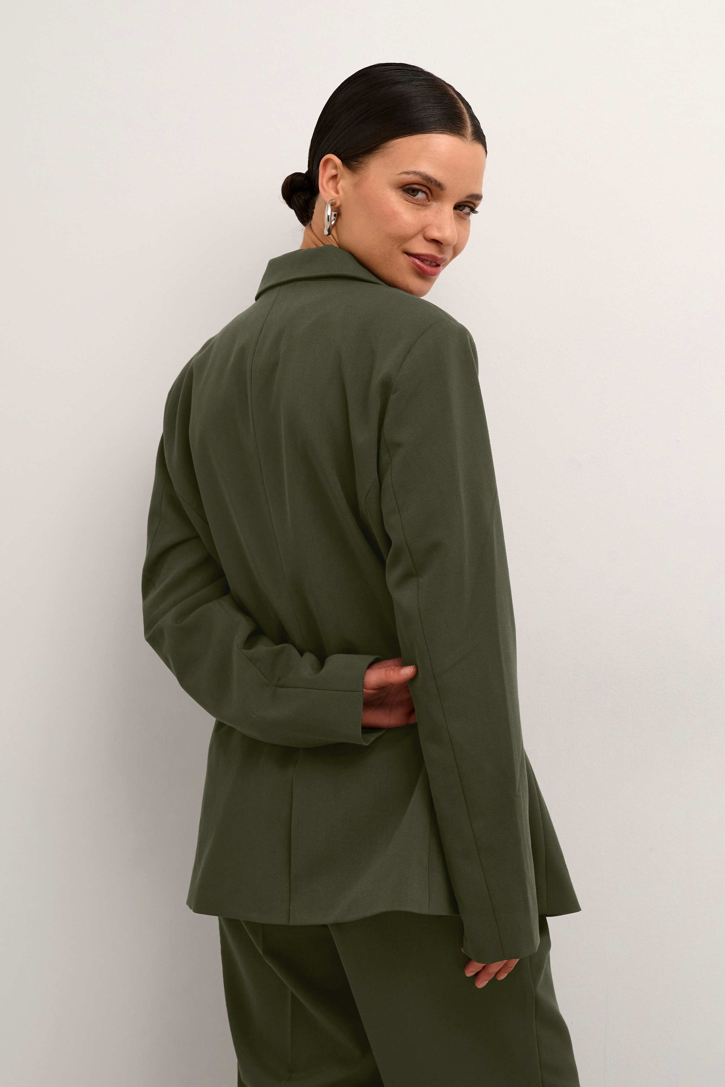 KAsakura Blazer LOOKBOOK BACK 10506684-190414